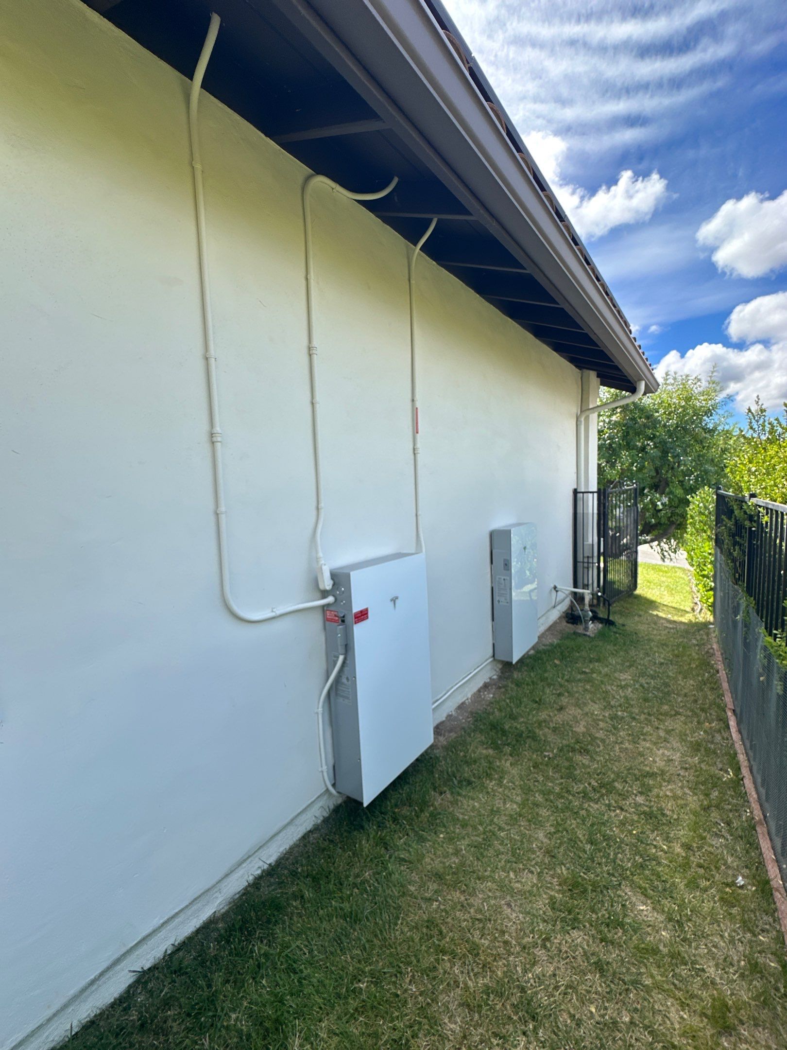 Solar and Battery Installation in Calabasas with Tesla Powerwalls by AWS Solar