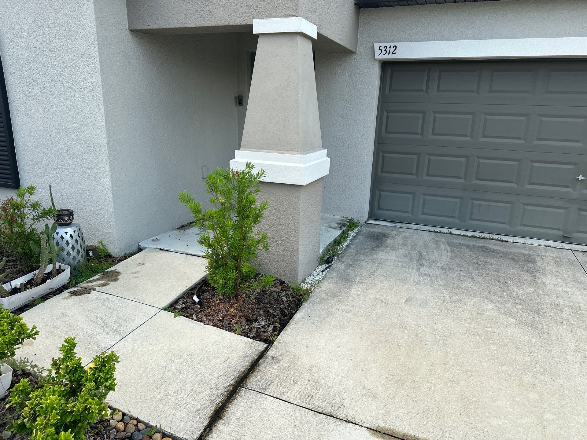 🚿 Concrete Driveway, Sidewalk & Entryway Cleaning – Trevesta Community, Palmetto, FL by Sunshine AquaWash