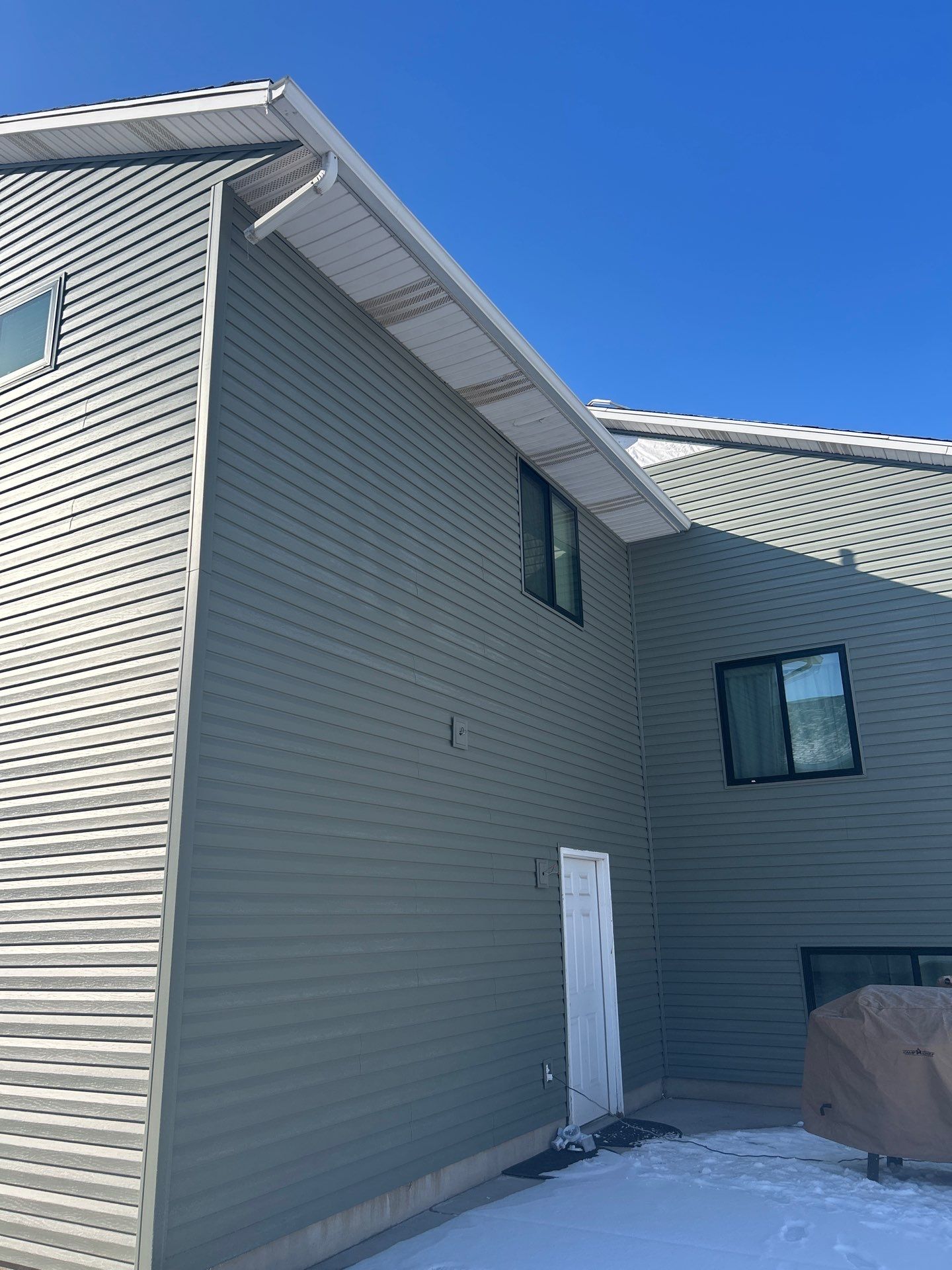 Orem | Premium HeartTech Vinyl Upgrade | Aspen & Quiet Willow Accents by Ideal Siding Utah