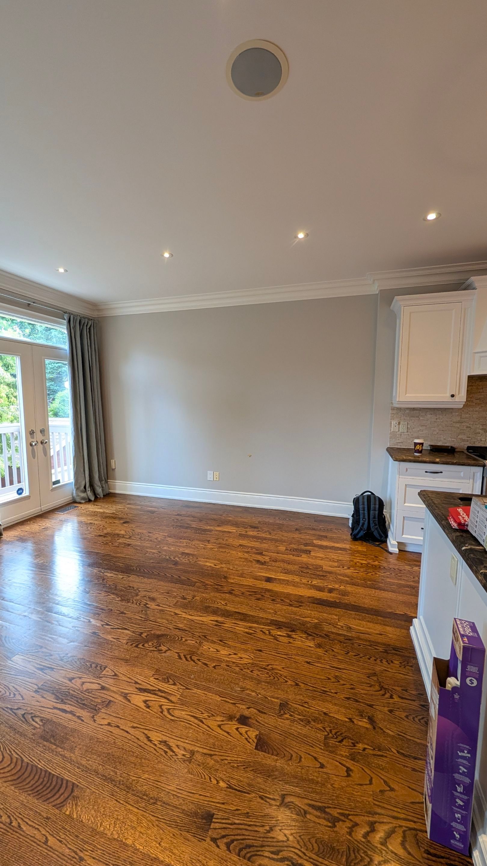 Interior Painting and Finishing for a Home in Toronto by GTA HOME PAINTING
