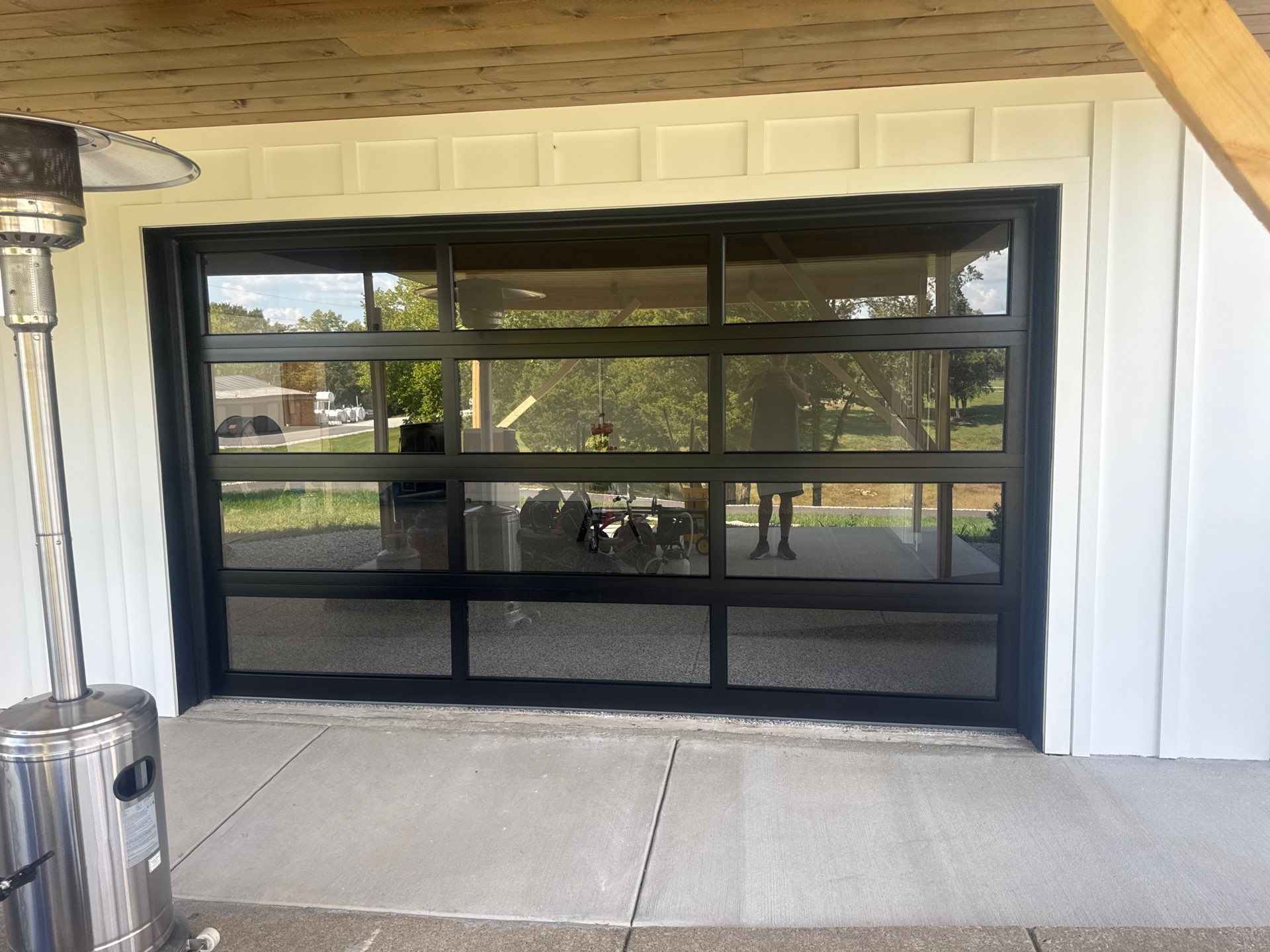 Bluegrass Garage Door LLC featured photo.