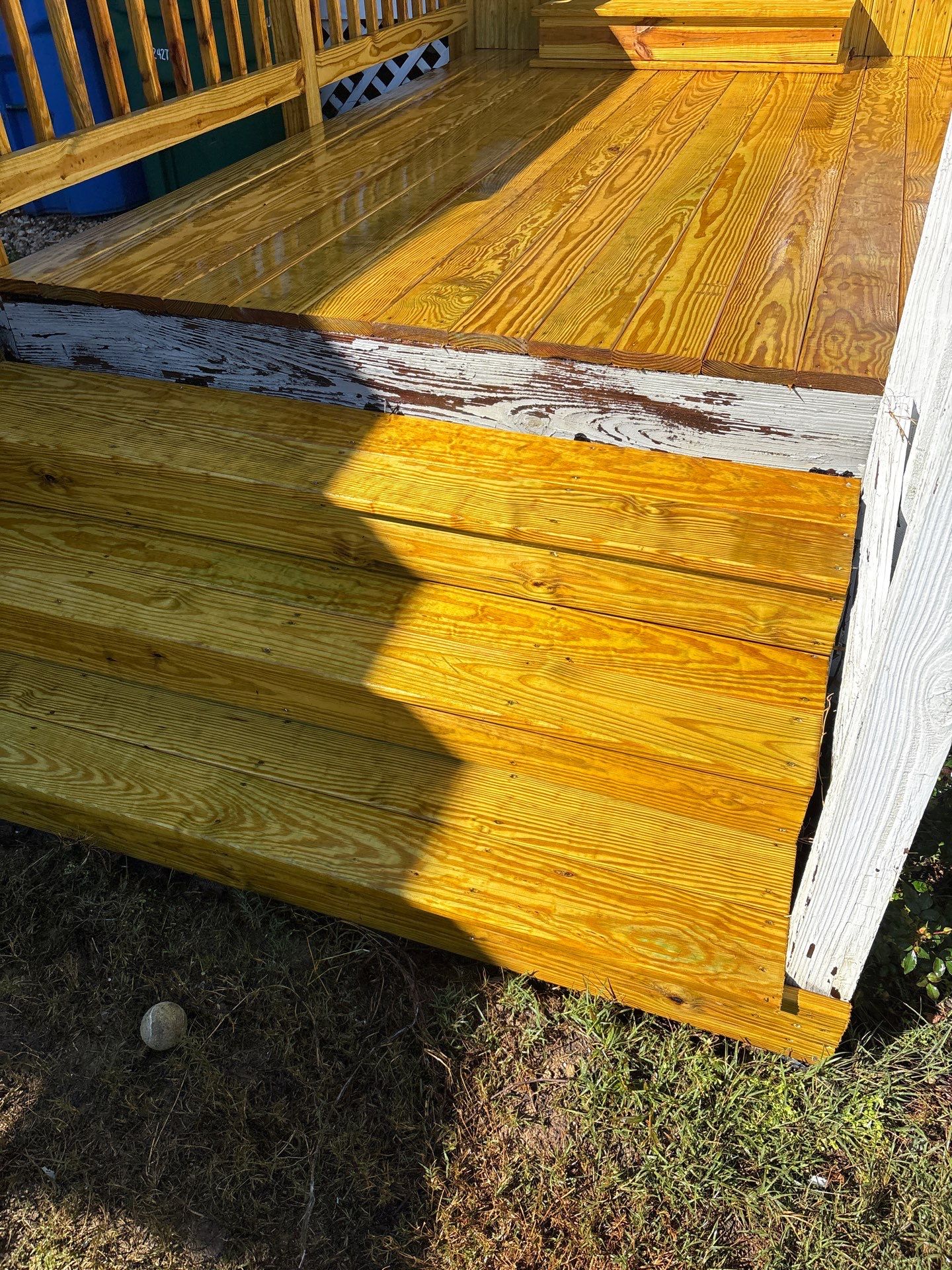 Wood Deck using Wood Sealant by DuraSeal