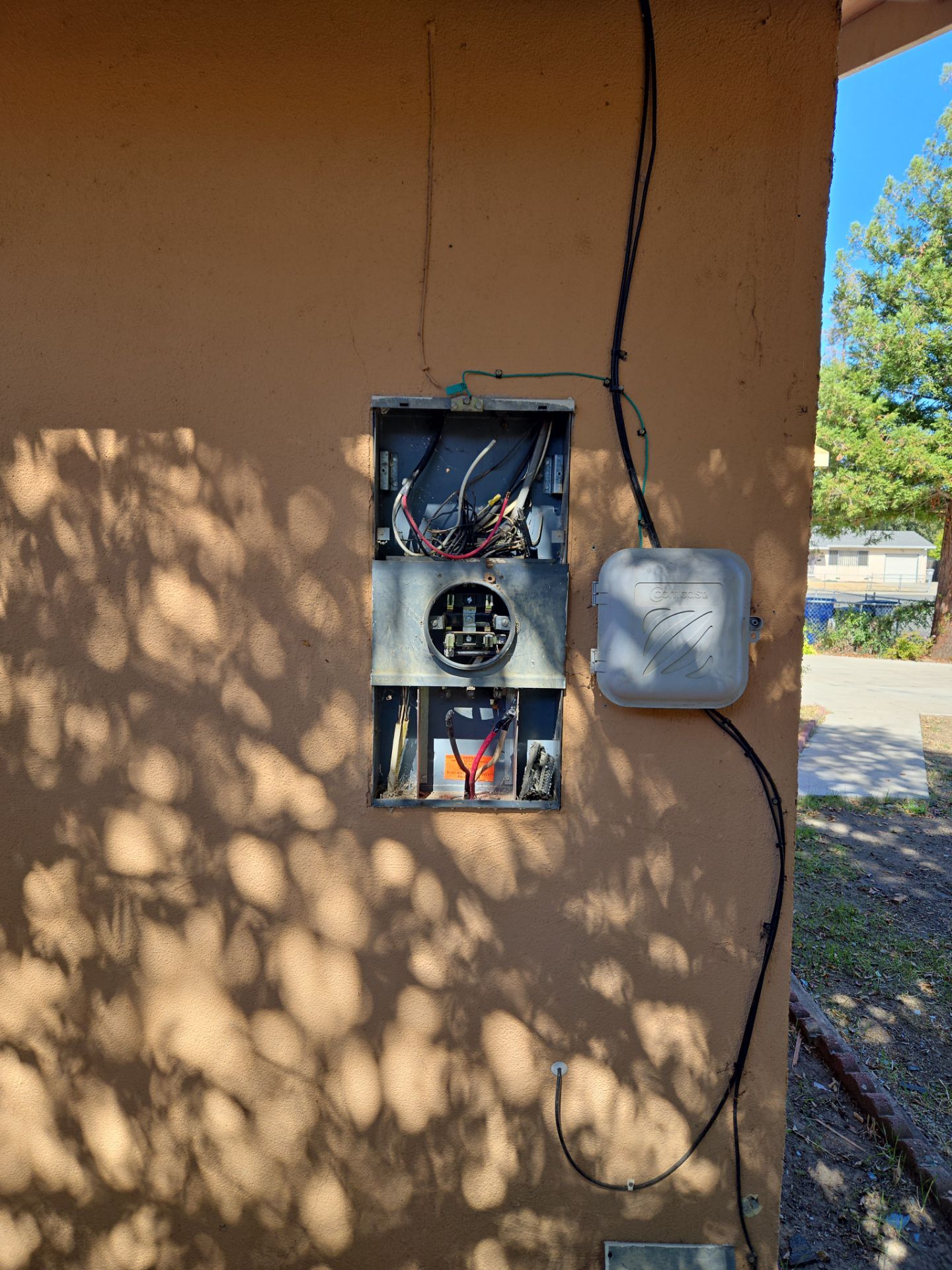 200a mpu by Peach Electric Inc