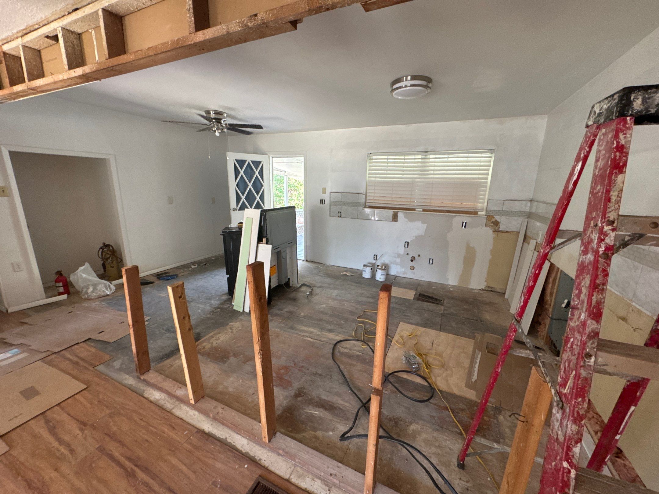 Rapid Cabinet Refitting: Turnkey Installation Completed in 48 Hours by Tibi Soli LLC