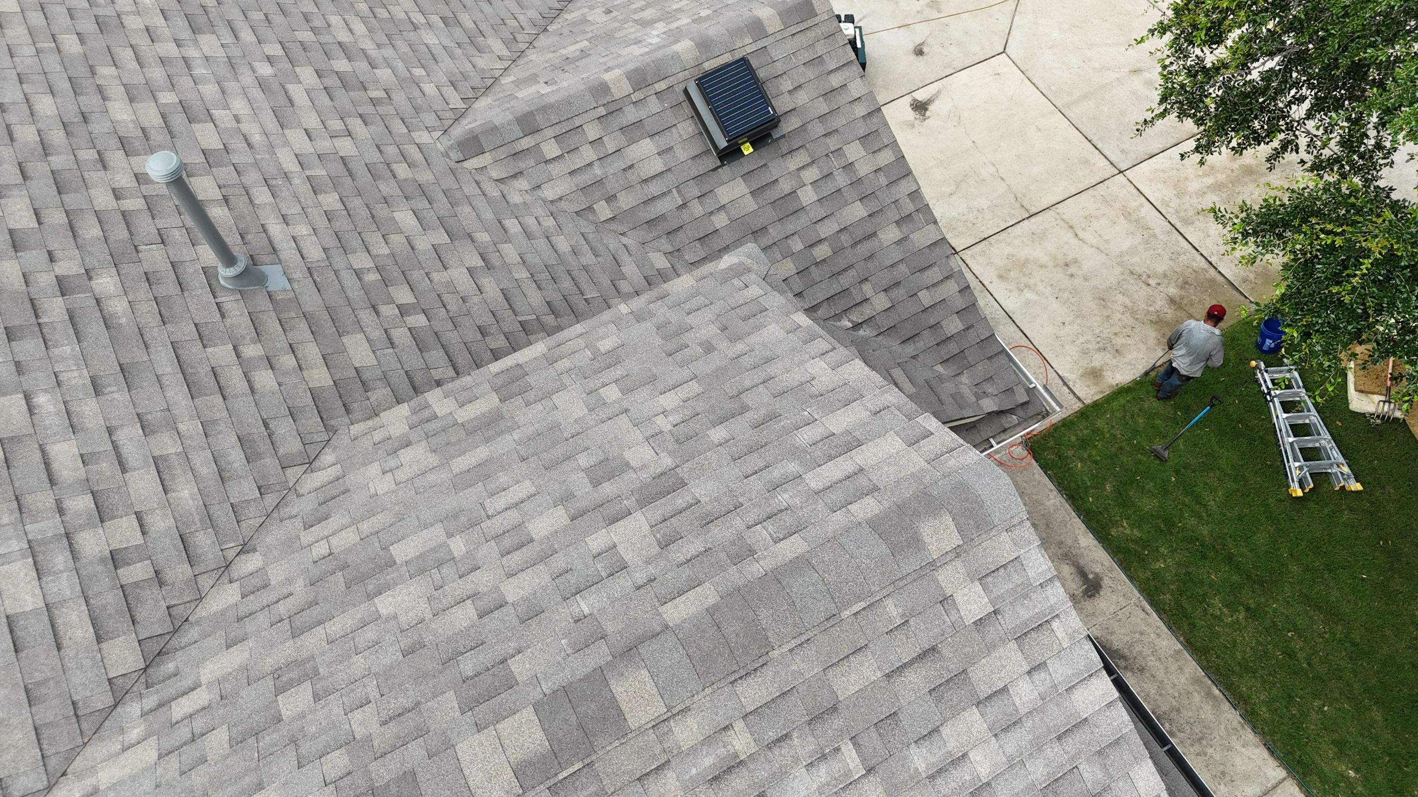 Weathered Wood - Malarkey Vista by RoofsOnly.com