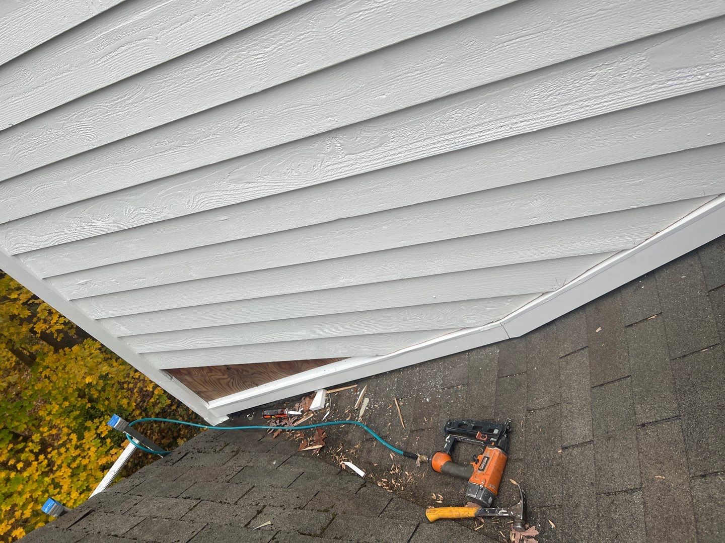 Arlington: Bevel Cedar Wood Siding Restoration by RM Banning, Inc.