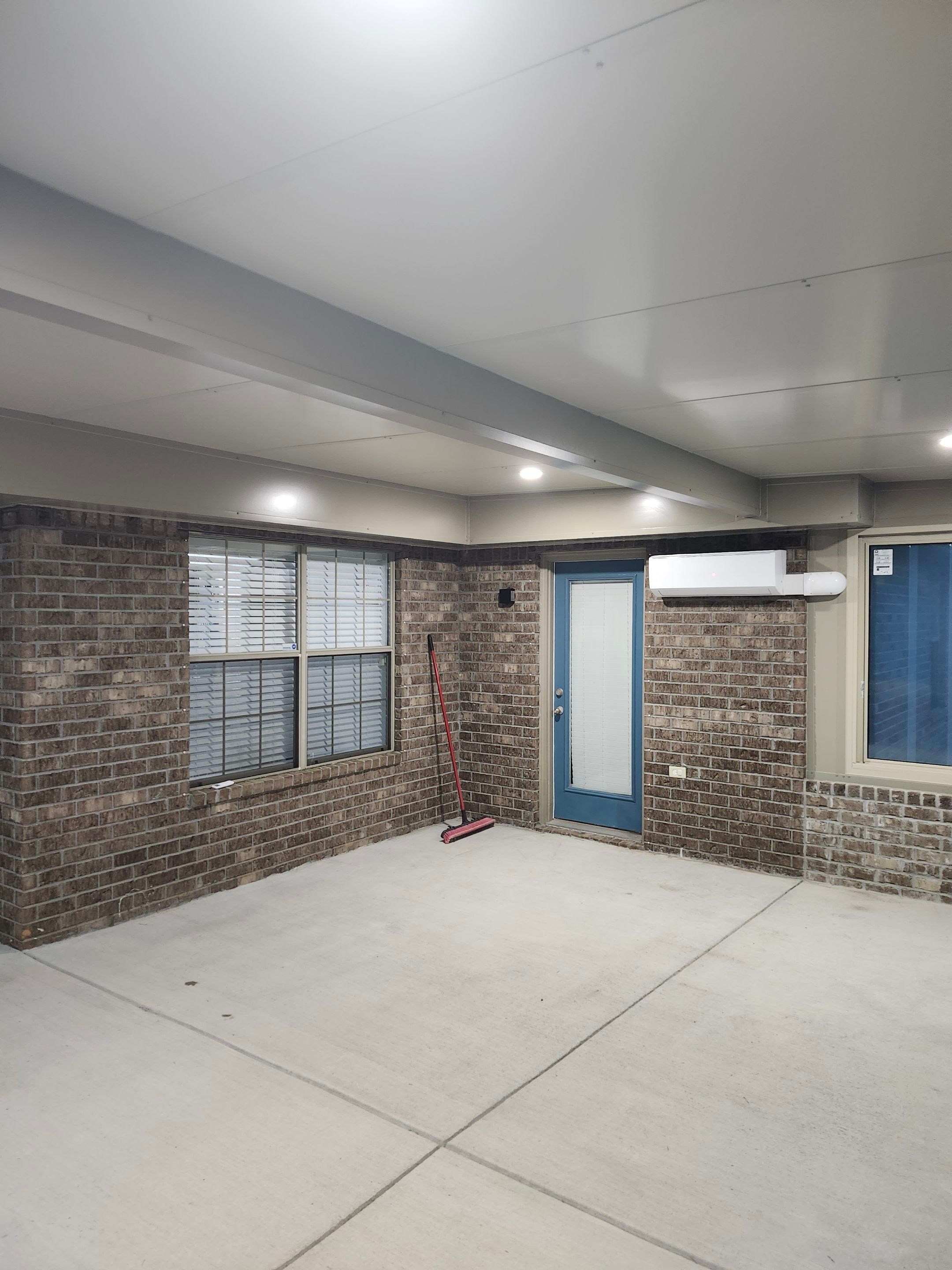 Glass Room using Colorbeam by Titan Sunrooms