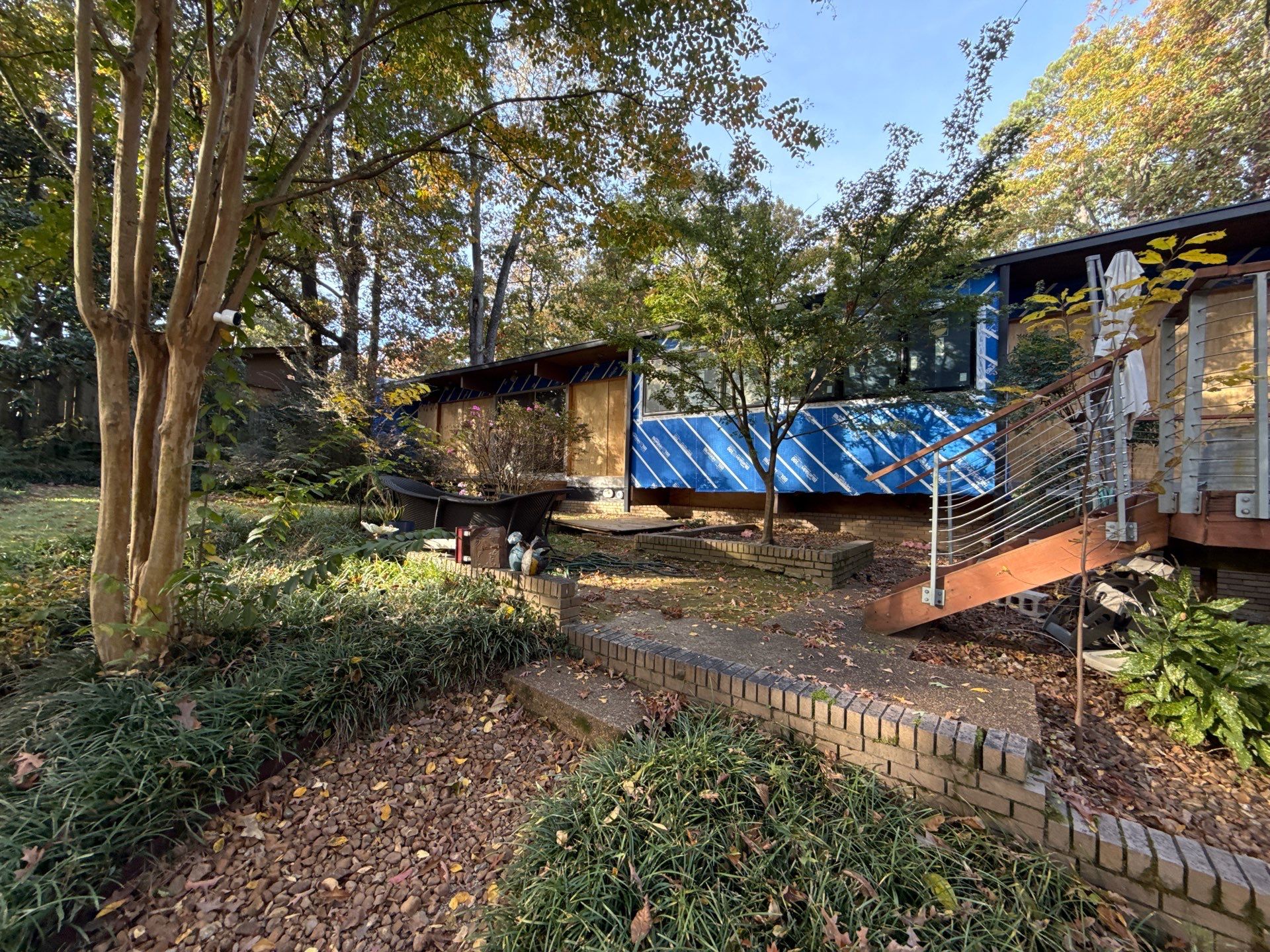 Modern Metal Siding and Deck Railing Renovation in Memphis by Revival Roofing Services