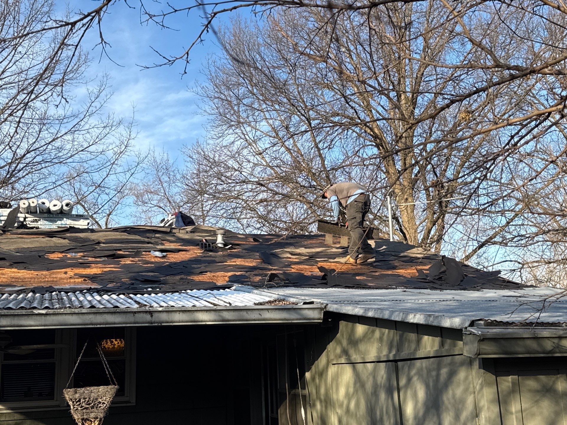 Storm Damage repair in Kansas City Missouri  IKO Dynasty Roof by EEC  Windows, Siding & Roofing 