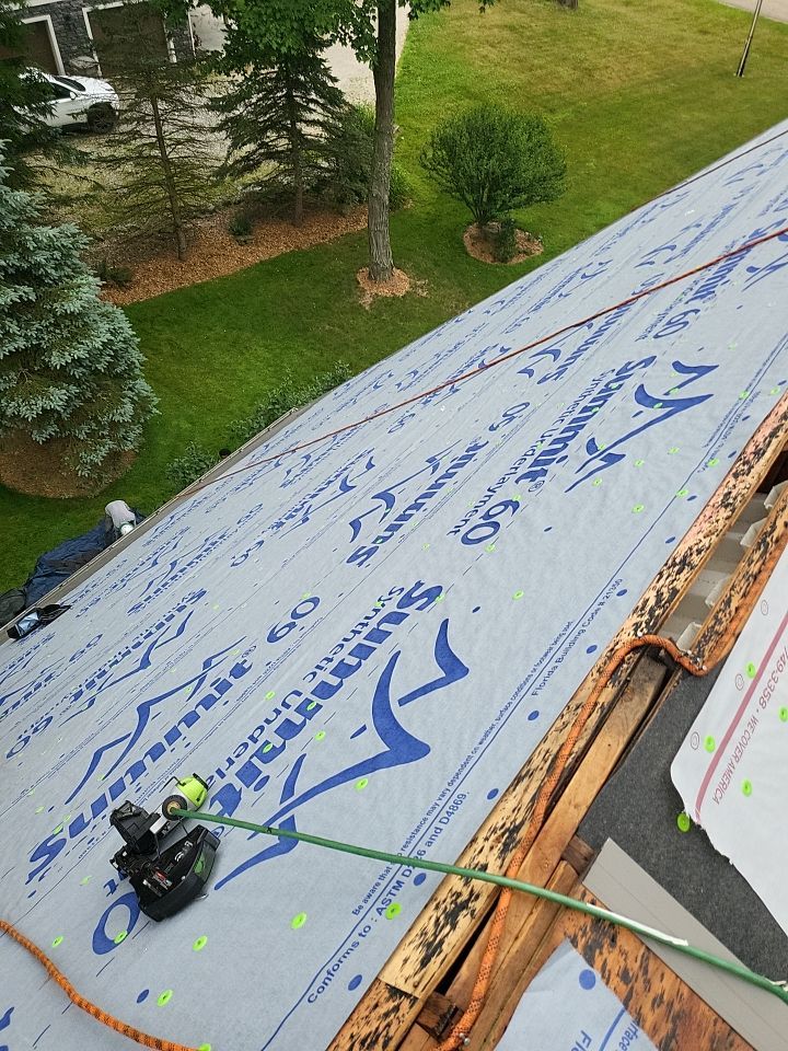 Owens Corning Color: Williamsburg Gray by Eagle Eye Roofing