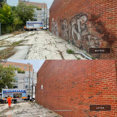 Graffiti removal  using Graffiti remover