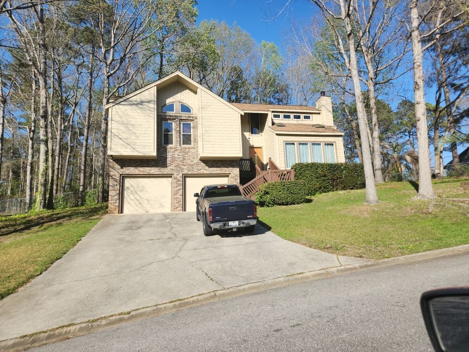 Exterior renovation using James Hardie Siding and Simonton Windows by Indigo State Roofing