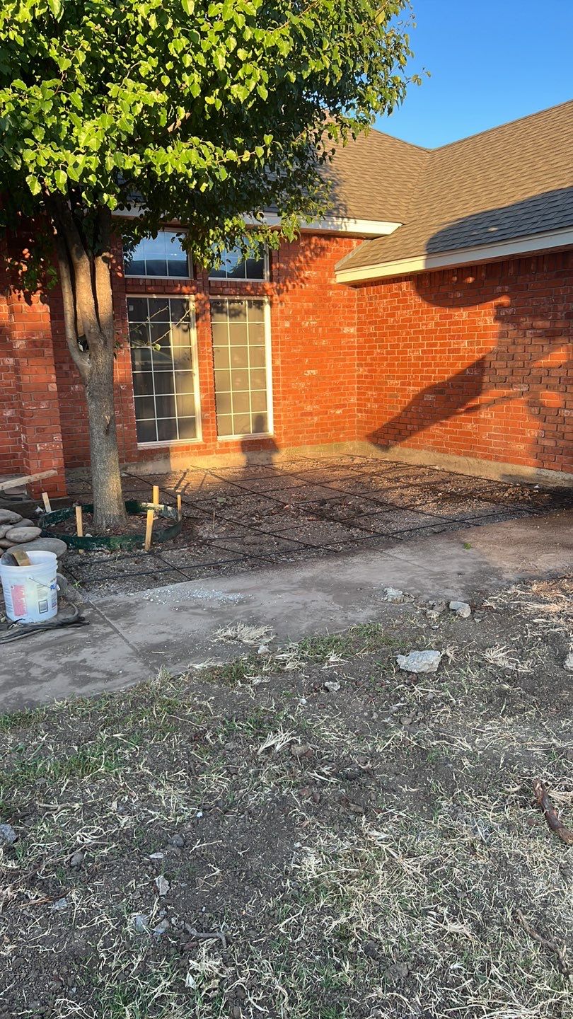 1000' Drive and Patio using Concrete by Clays Services Inc
