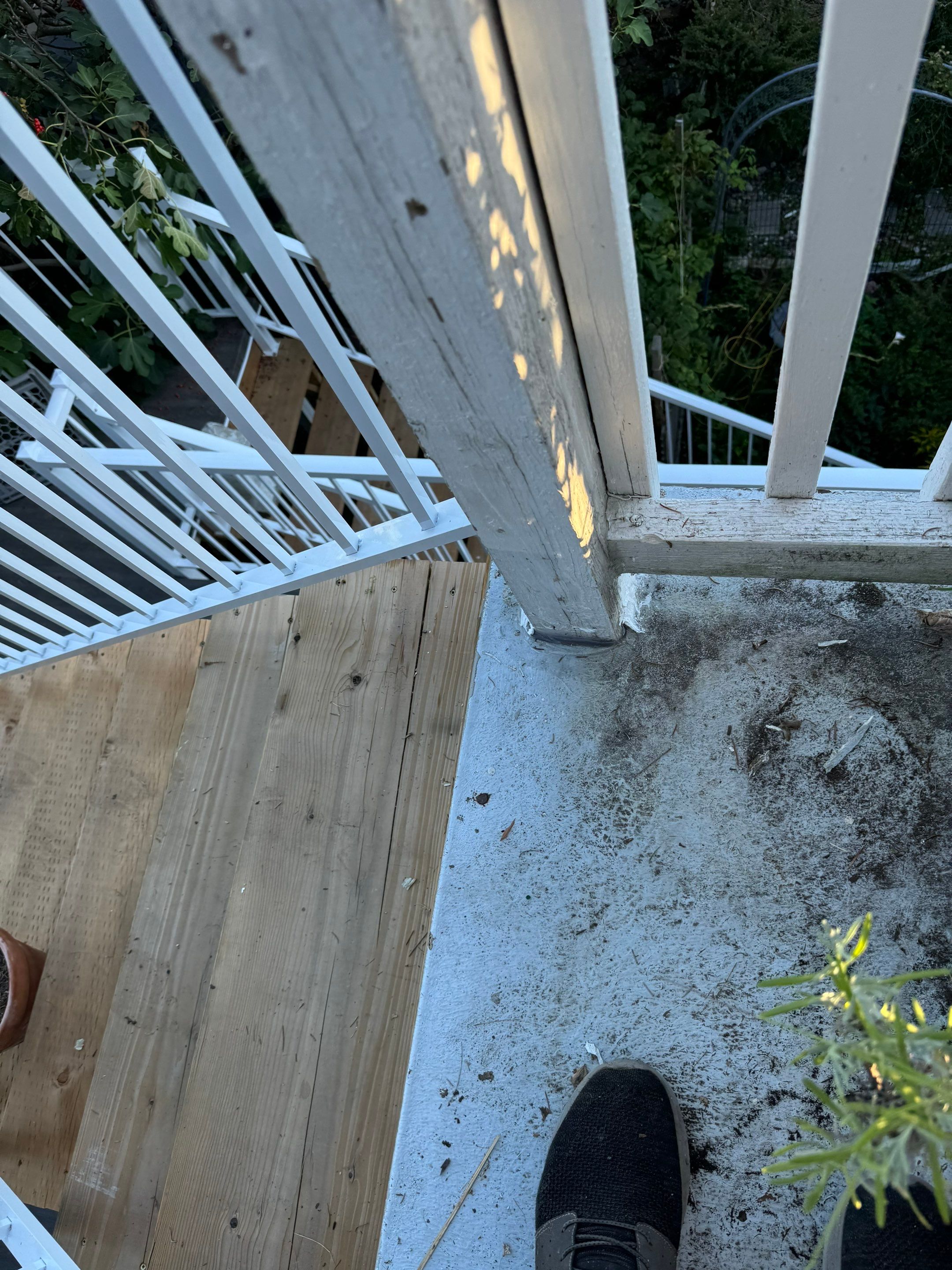 New Deck & New Set Of Stairs by YVR Construction Group
