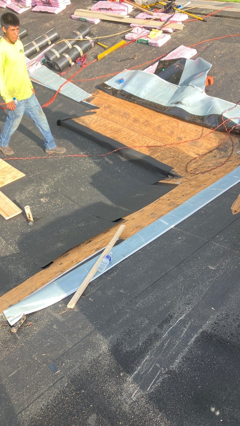 Project in St Pete 33709 by Mitchell Roofing Company LLC 