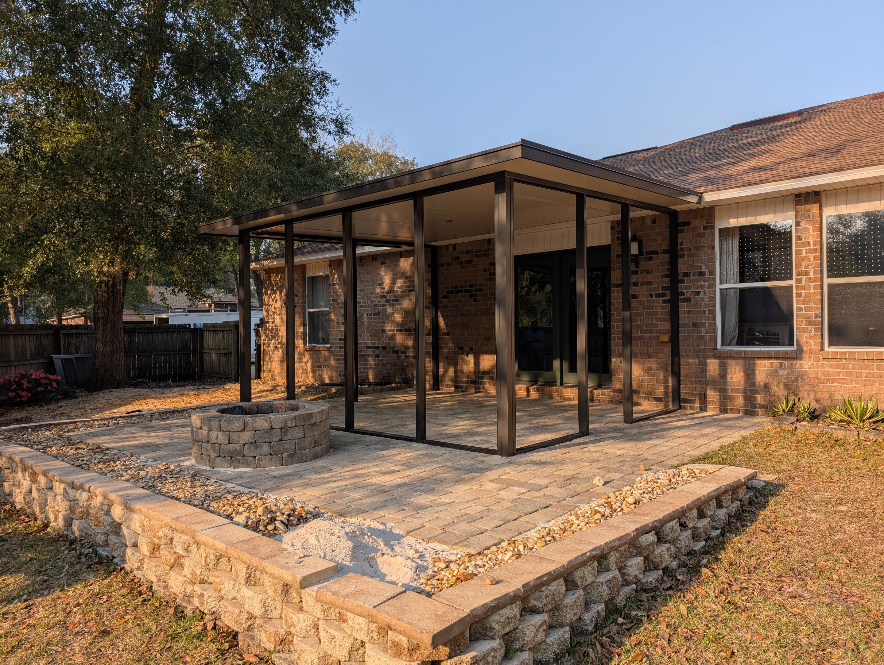 Screen Room using Colorbeam in Freeport by Titan Sunrooms