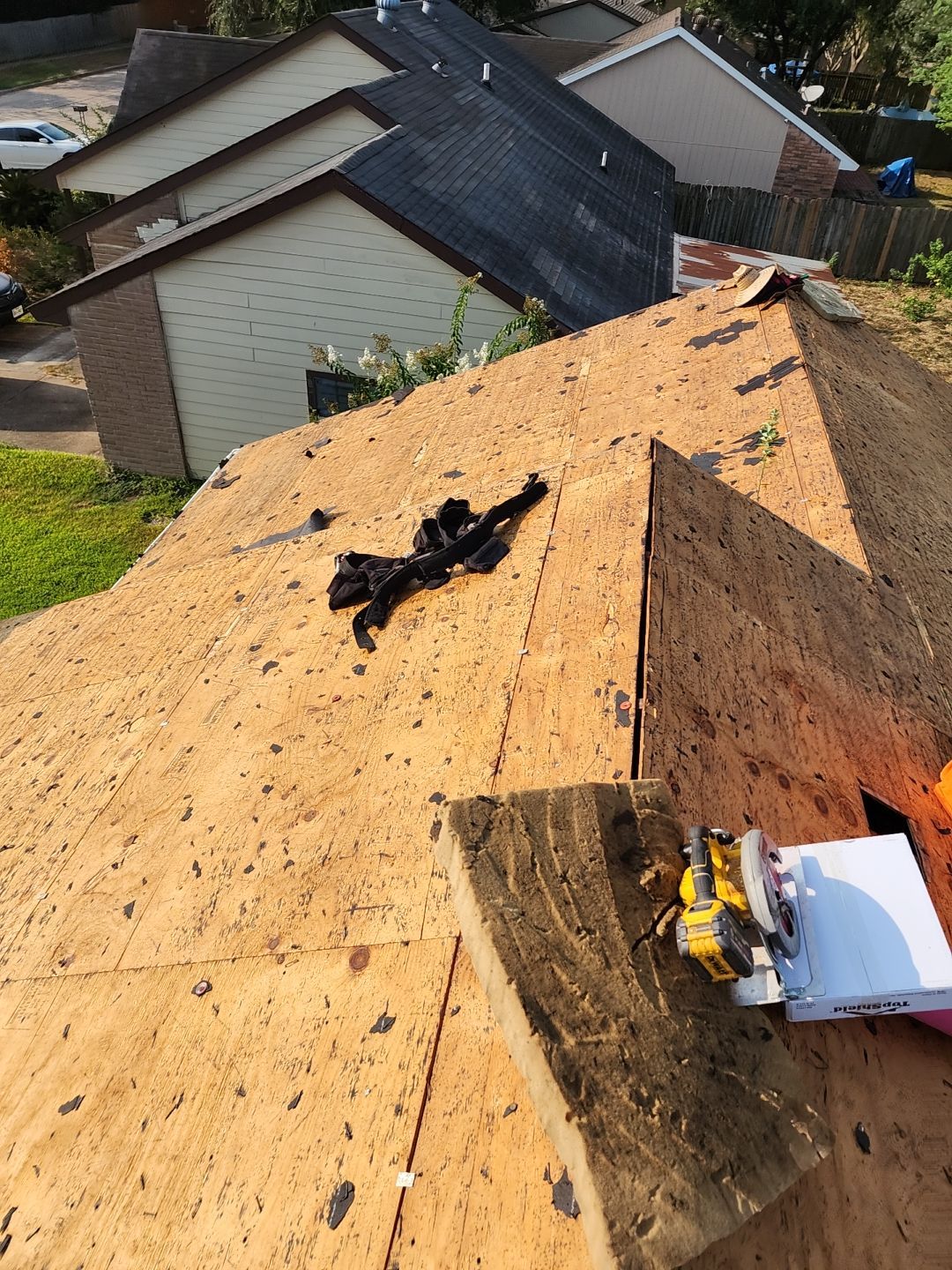 Residential Roofing Installation using Owen's Corning Duration (Lifetime) Shingles by Roof Repair Company