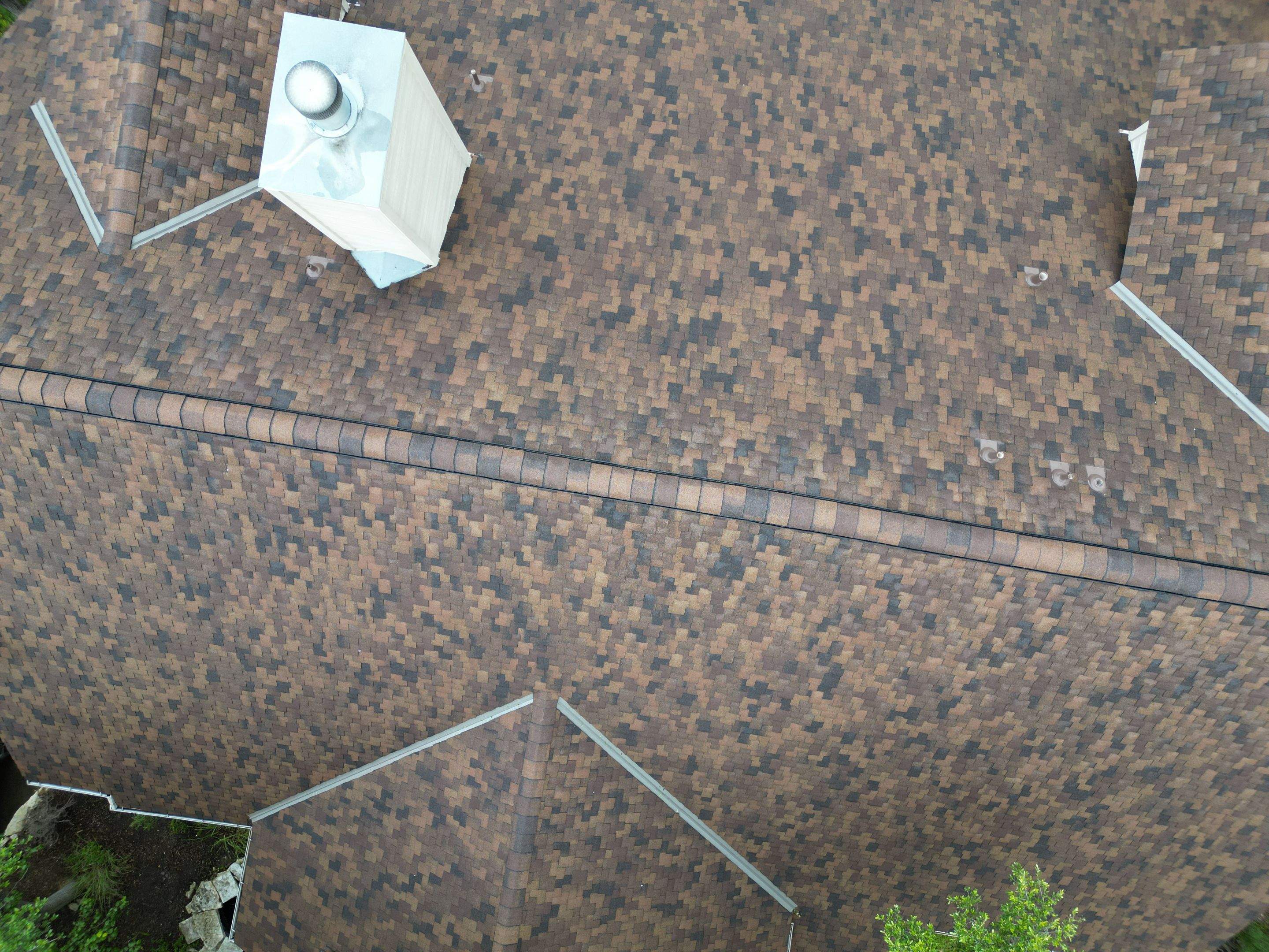 Aged Bark - CertainTeed Presidential Shake   by RoofsOnly.com