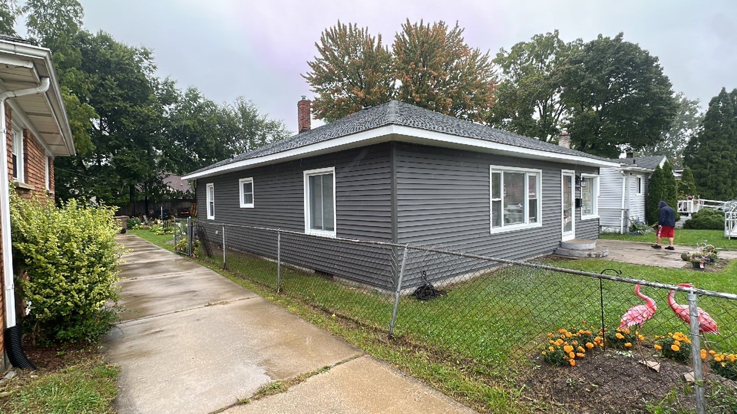 Siding Replacement using CertainTeed Restoration Classis D4 by 180 Contractors