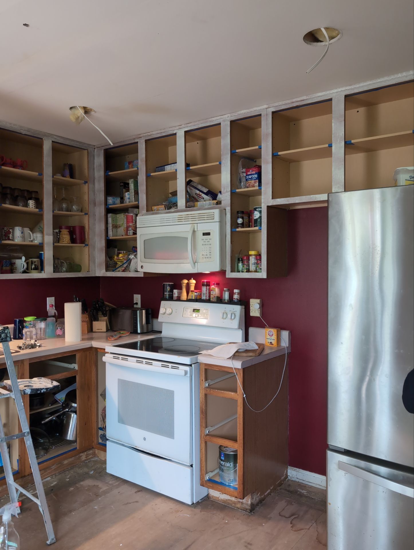 Holly Springs Kitchen Remodel – Two-Tone Shaker Cabinets & Open-Concept Design by Elite Remodeling and Design LLC