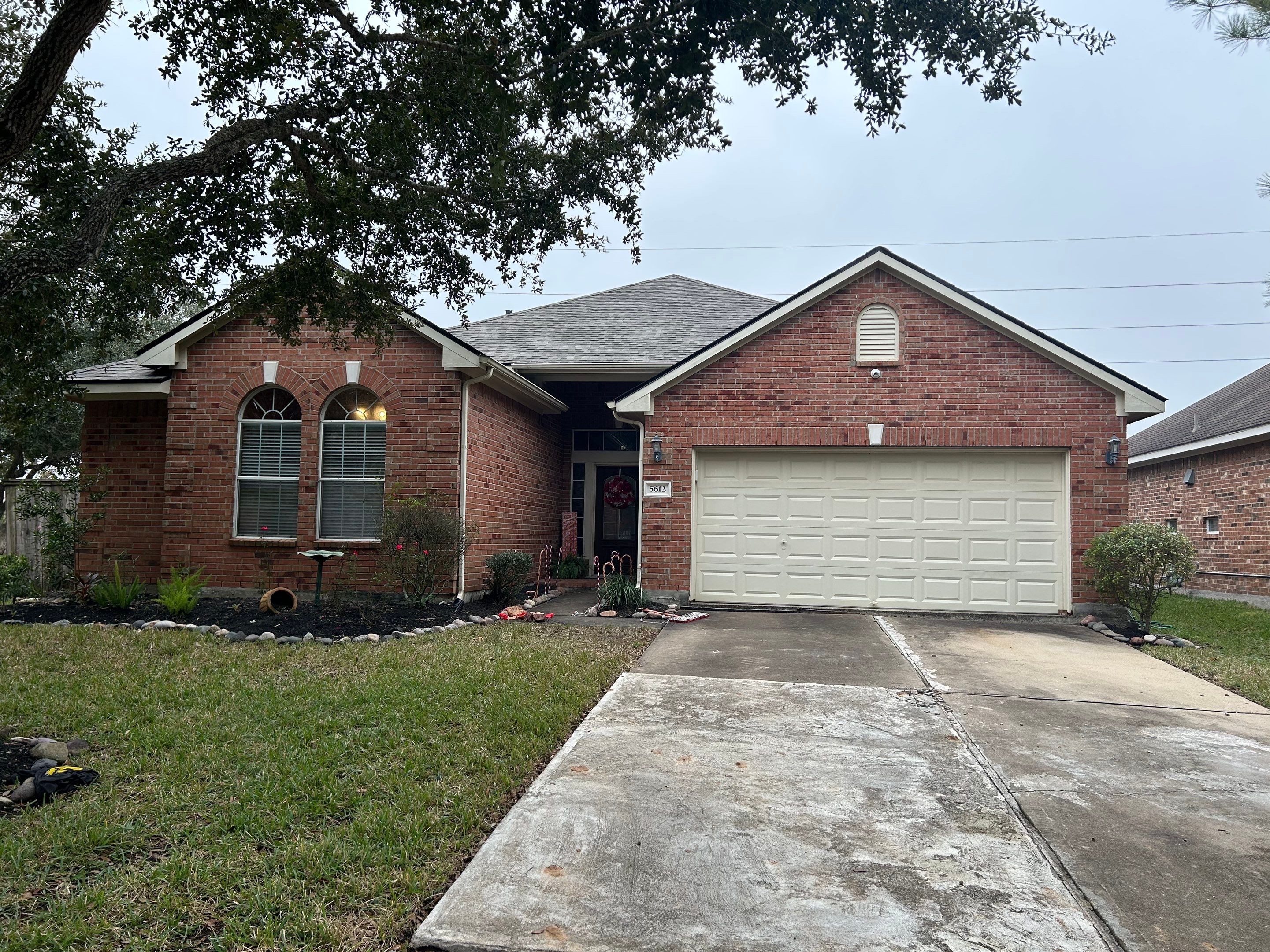 Project in Rosharon by All-Pro Roofing