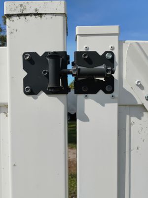 Vinyl Gate Repair in North Port