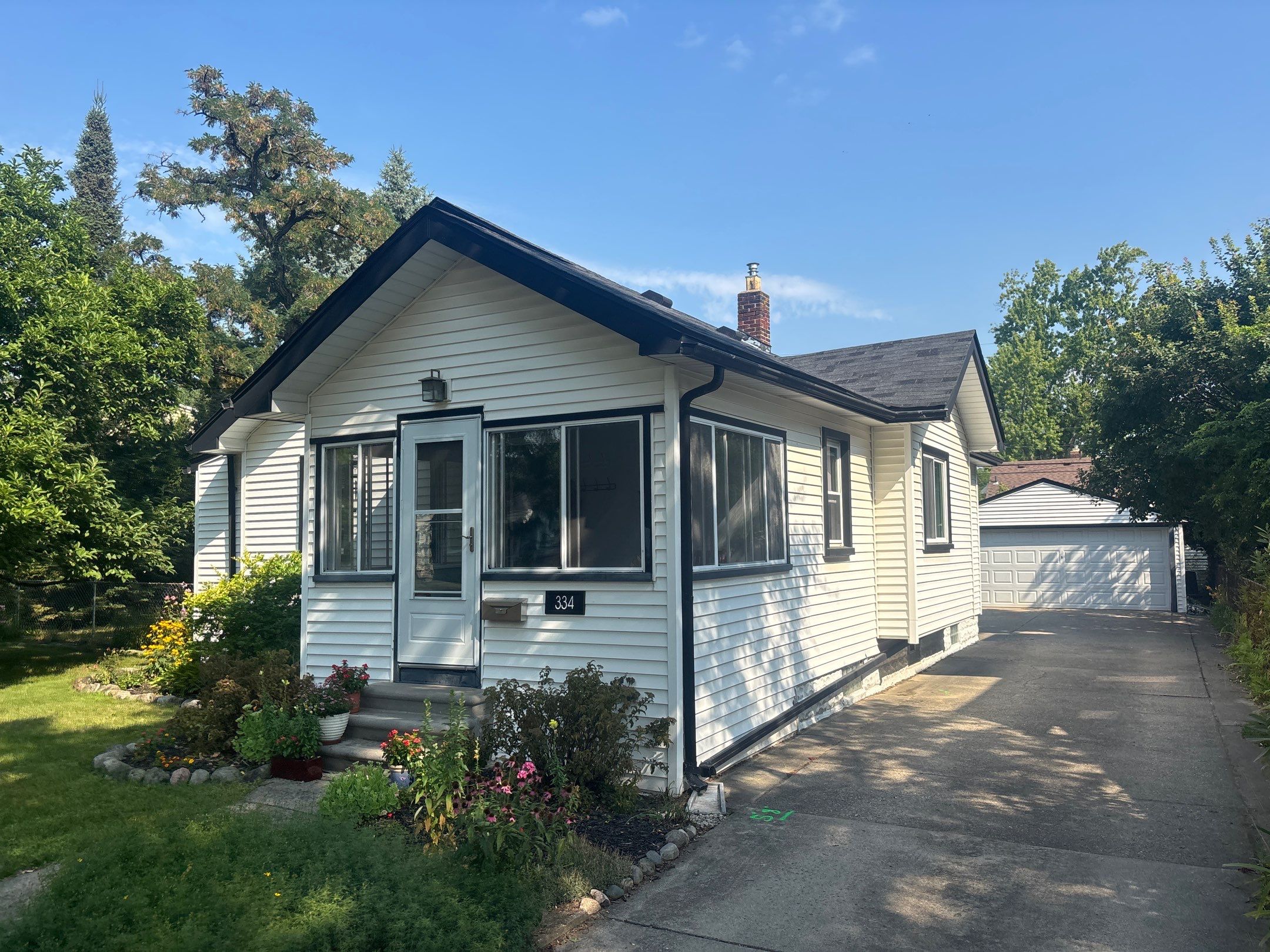 Roof Replacement using Owens Corning Onyx Black by 180 Contractors