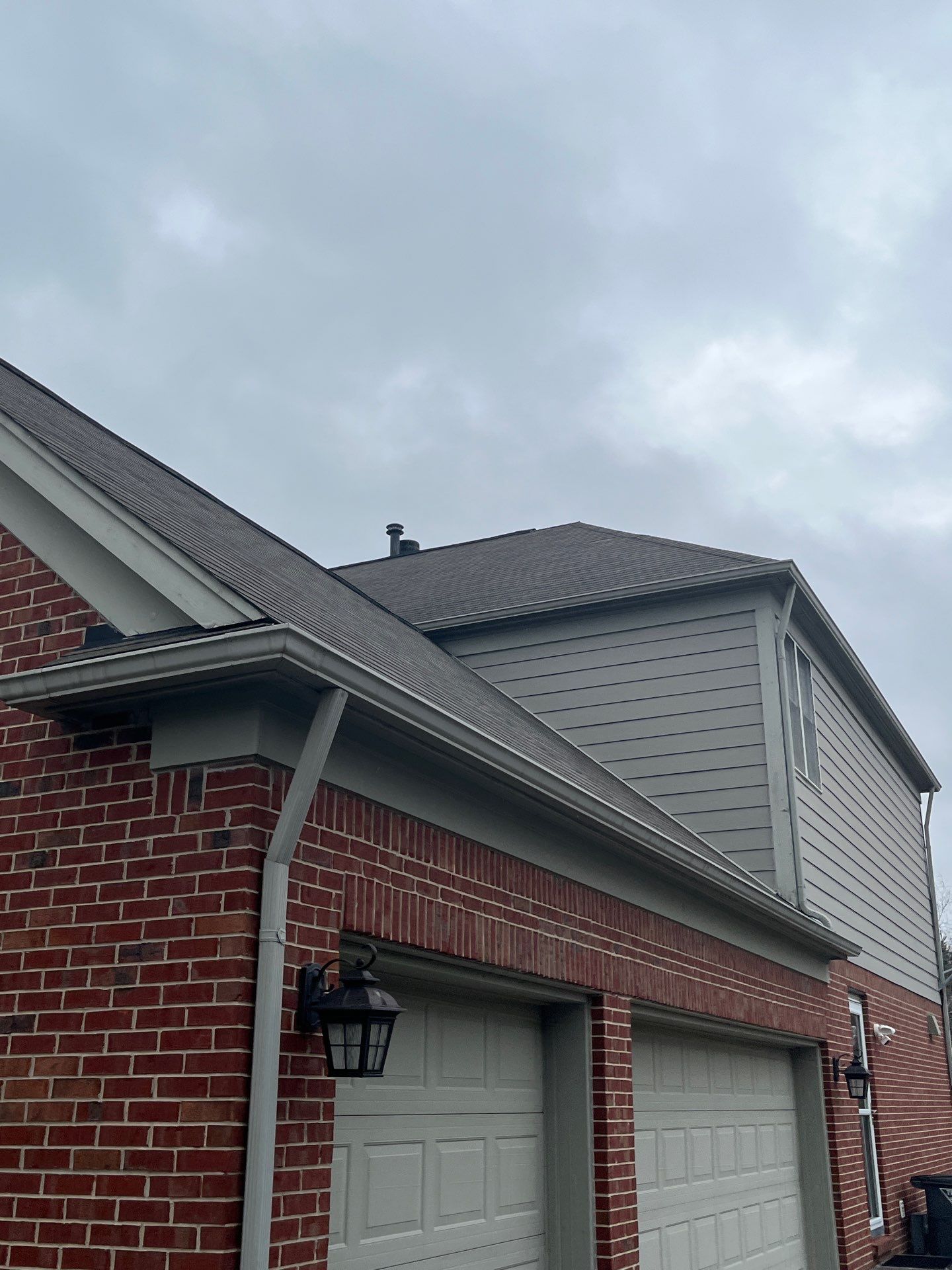 Roof Replacement using Owens Corning Onyx Black by 180 Contractors