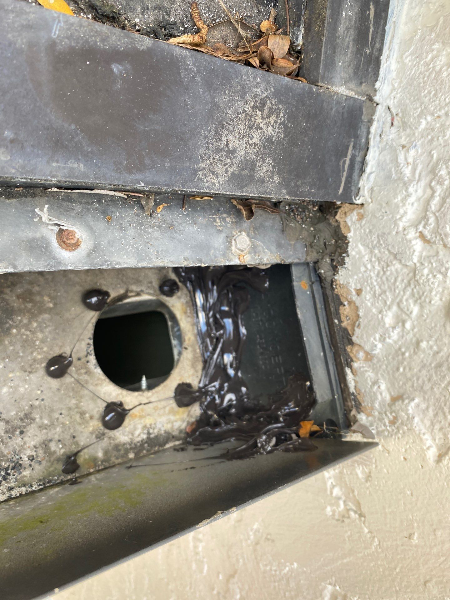 Gutter cleaning all buildings are the same for 6 units in Fort Myers FL by Gutter Professors