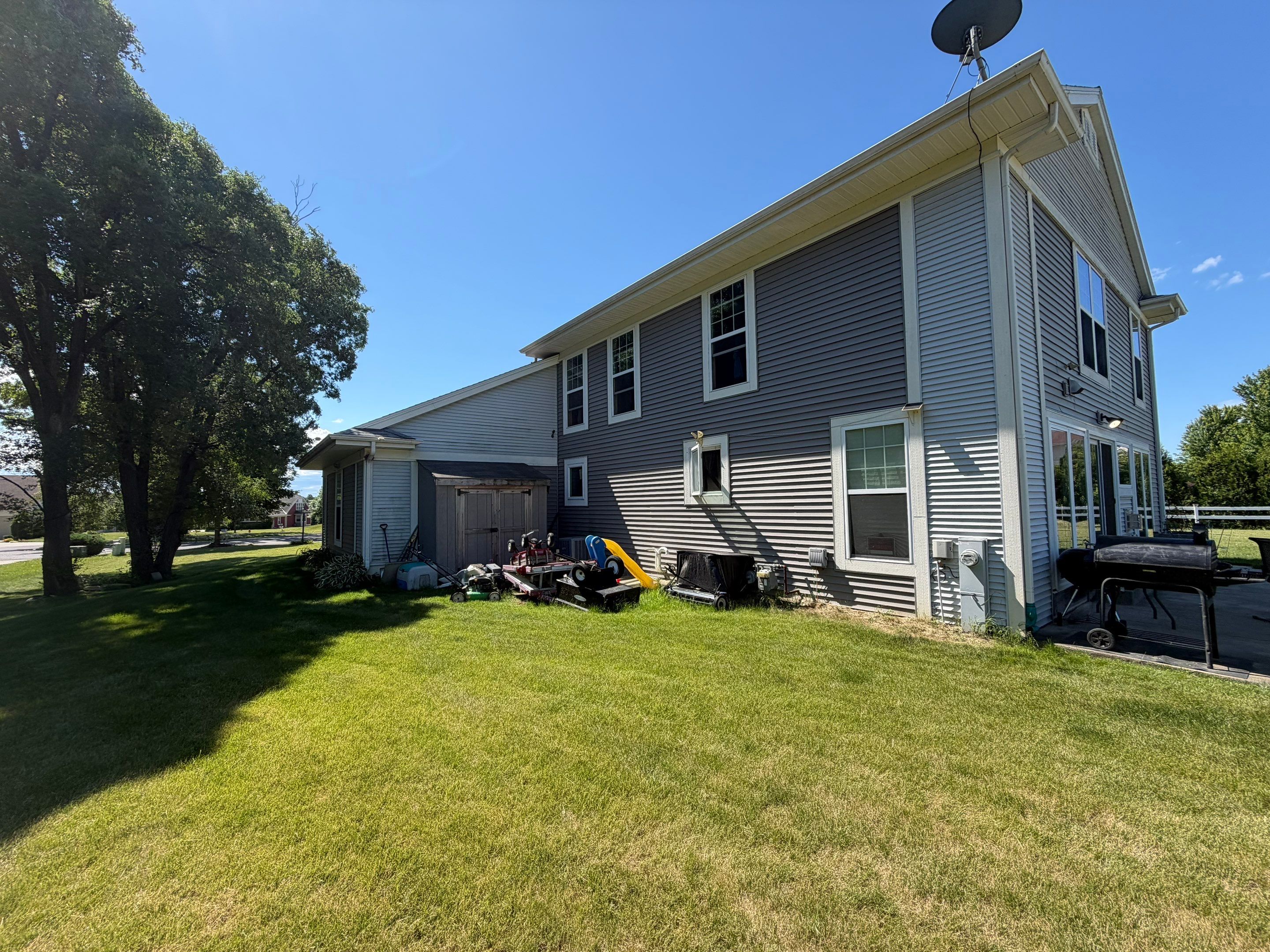 Vinyl Siding Replacement and Multi-Room Interior Renovation in Milwaukee by OCS Contracting Services