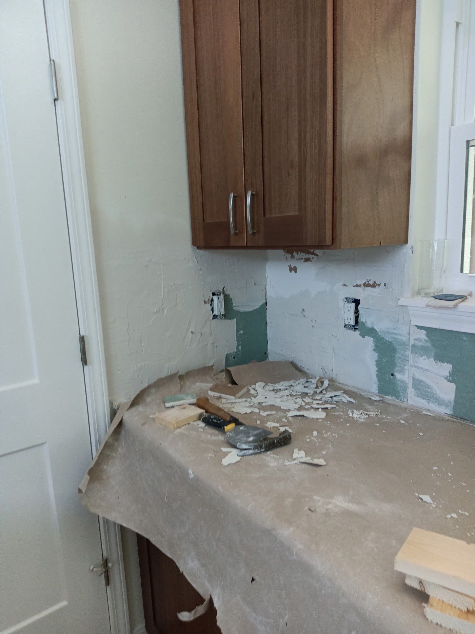 Backsplash Fix From Previous Install by Axtra Hand
