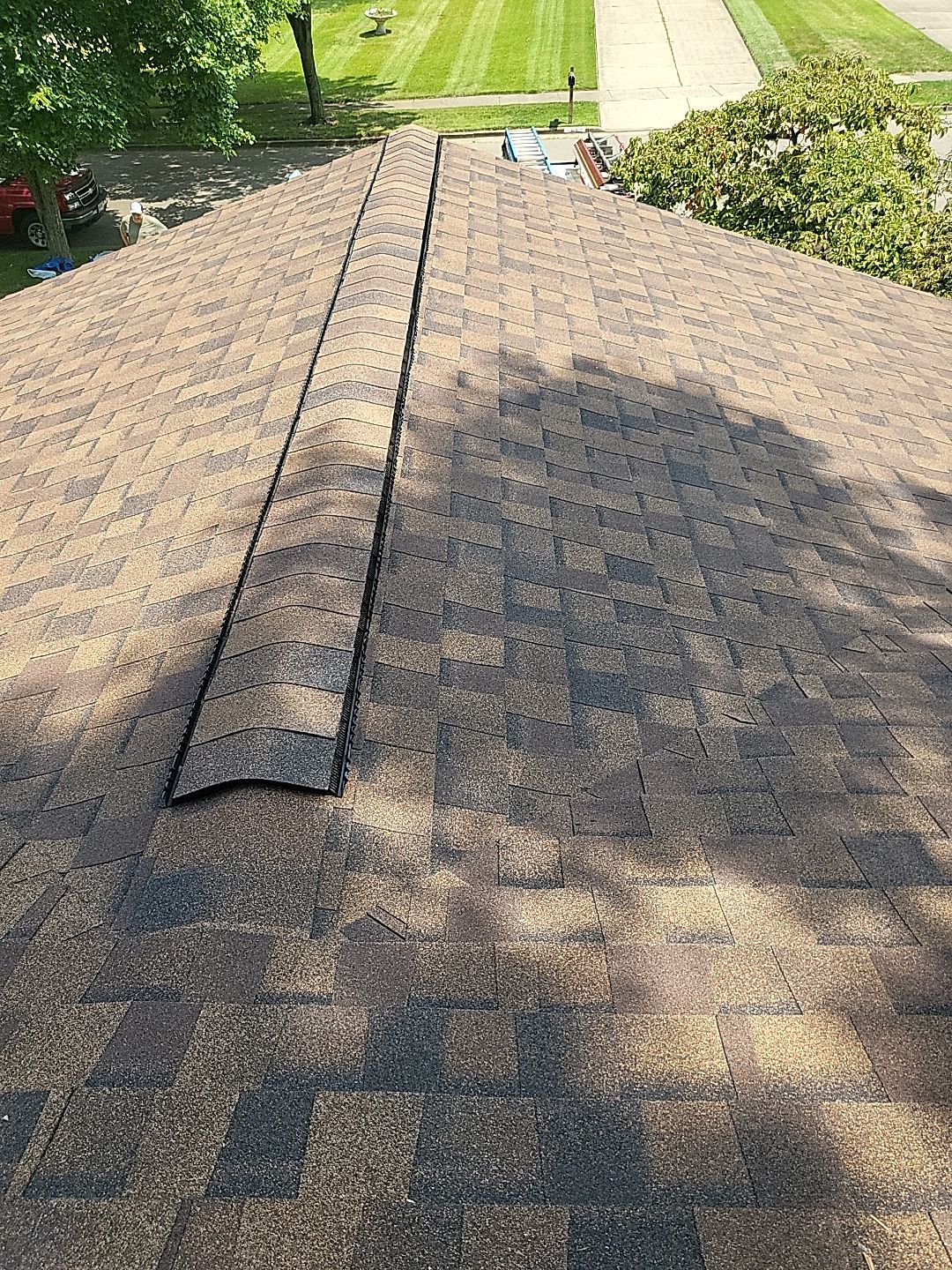 ATLAS PINNACLE COLOR: BURNT HICKORY by Eagle Eye Roofing