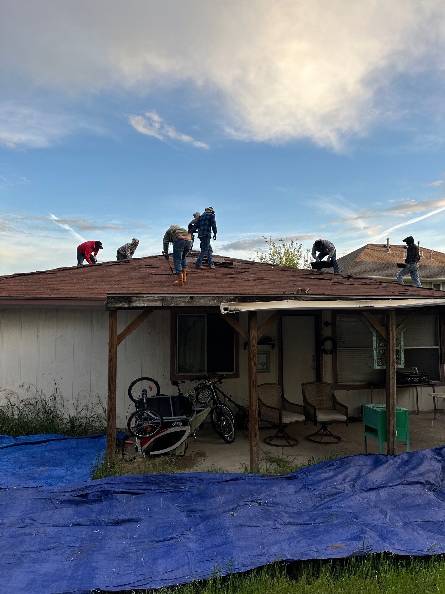 Residential Roofing Installation Owens Corning Oakridge Onyx Black by DeZign Roofing & Exteriors