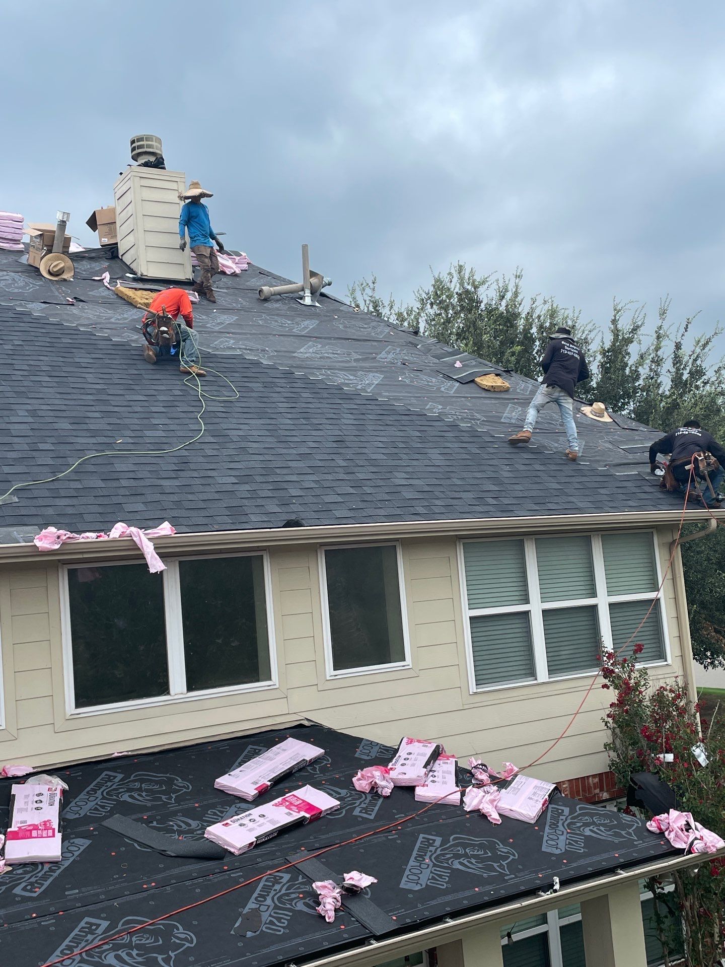 Residential Roofing Installation using Owen's Corning Duration (Lifetime) Shingles by Roof Repair Company