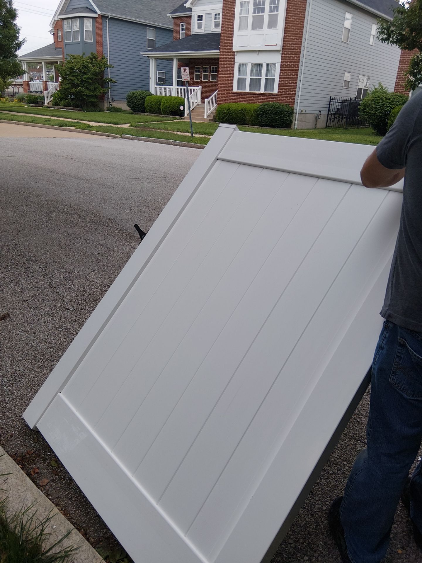 White Vinyl Gate Replacement – St. Louis, MO by Legendary Services Company LLC.
