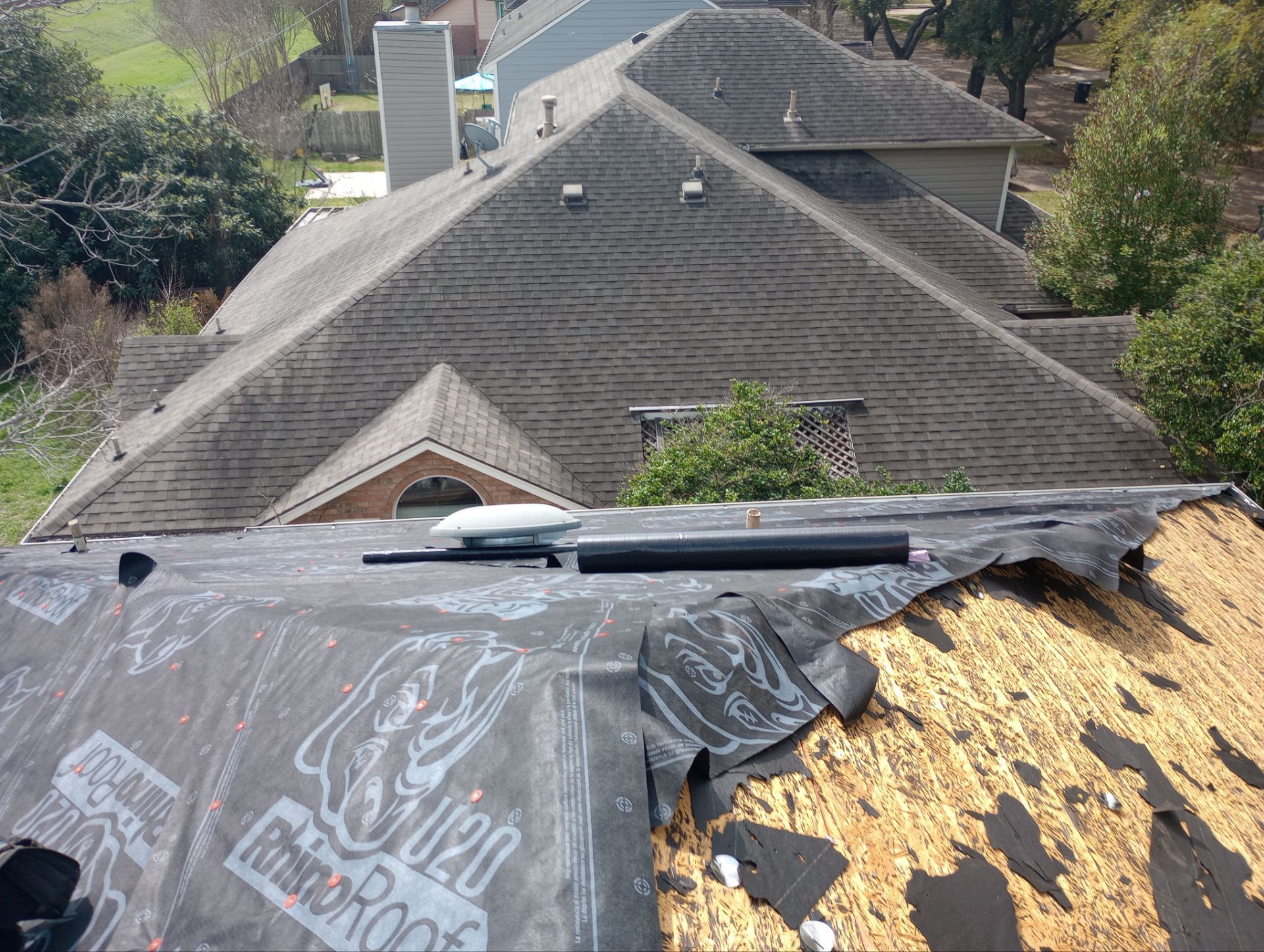 Residential Roofing Installation using Owen's Corning Duration (Lifetime) Shingles by Roof Repair Company