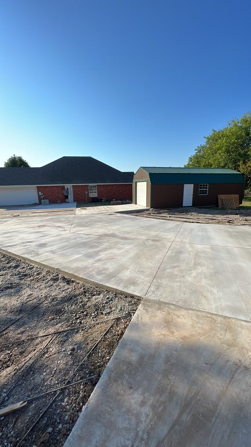 1000' Drive and Patio using Concrete by Clays Services Inc