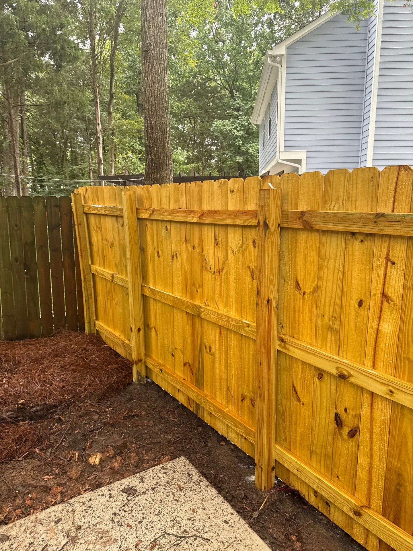 Wood Fence using Wood Sealant by DuraSeal