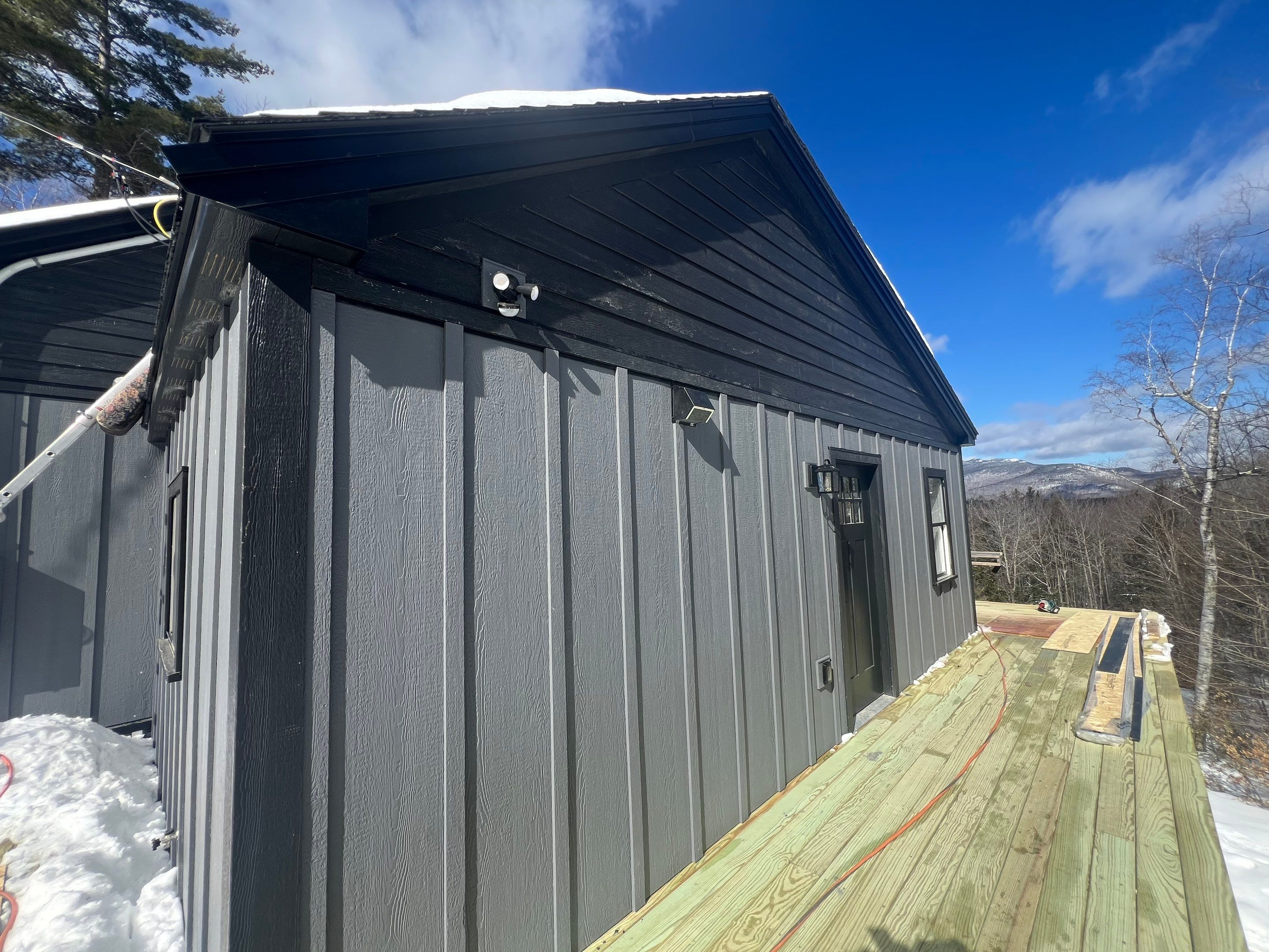 Tamworth New Hampshire - Beautiful Siding Project by Tall pine roofing