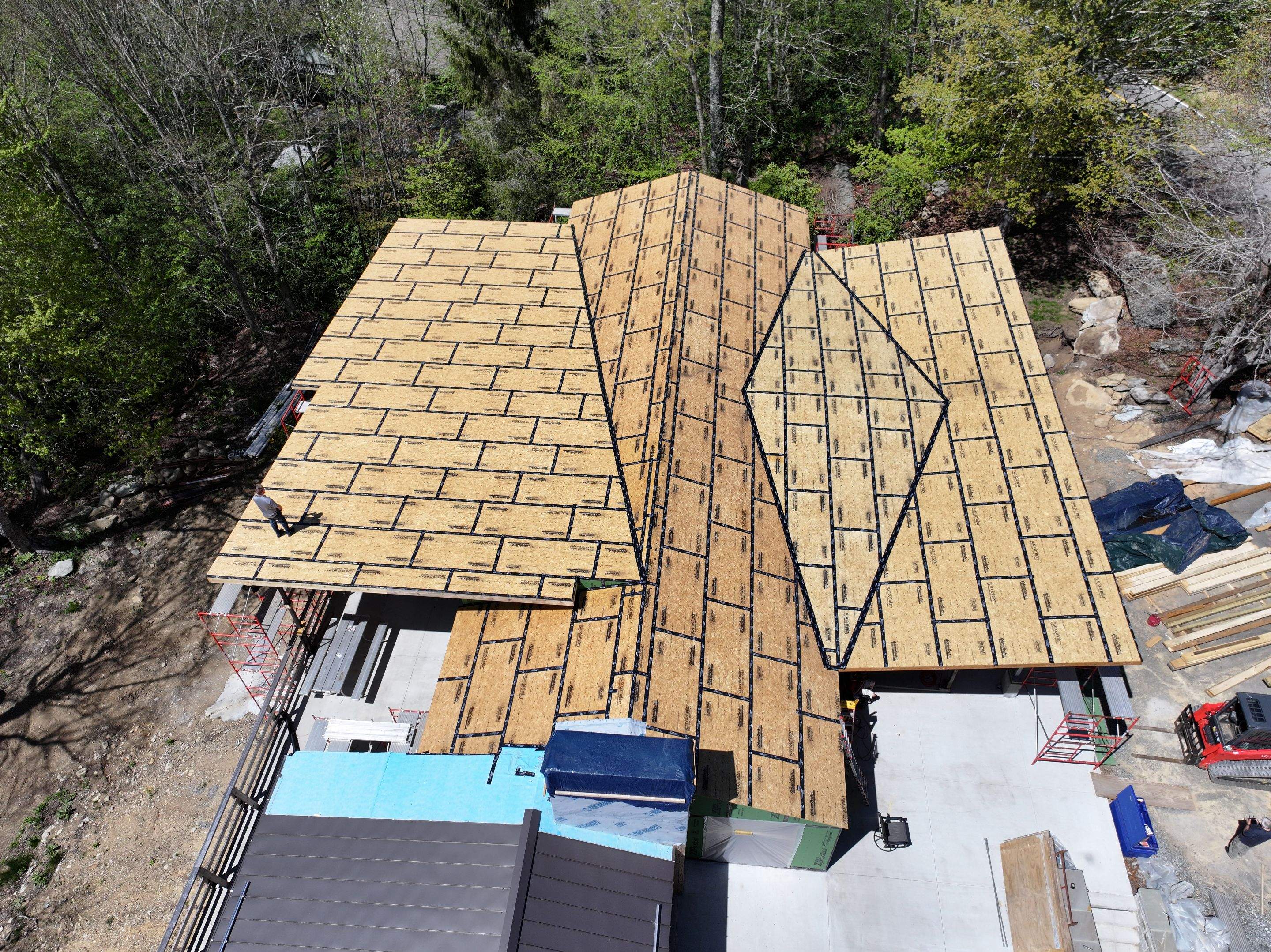 Williams Residence by Omnia Roofing