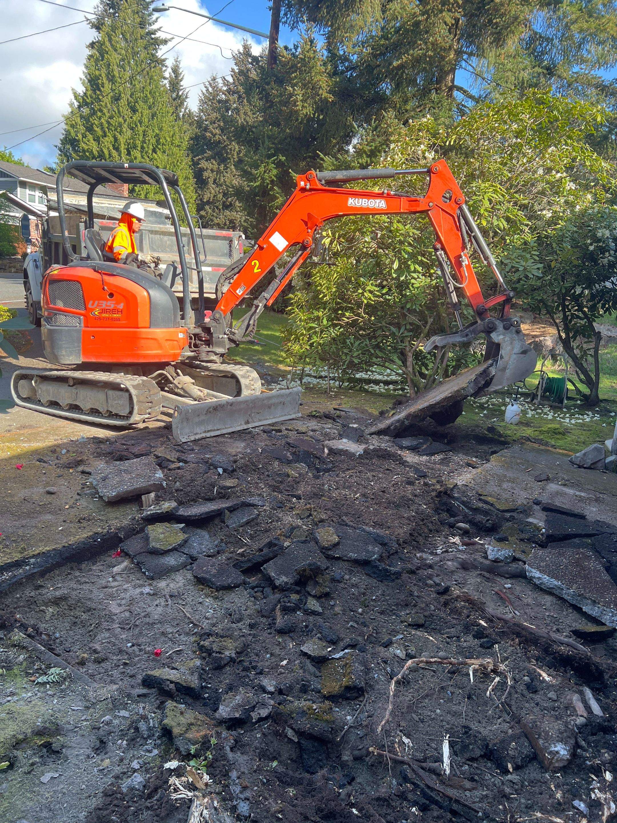 Modern Entry Fence by Jireh Asphalt & Concrete Inc 