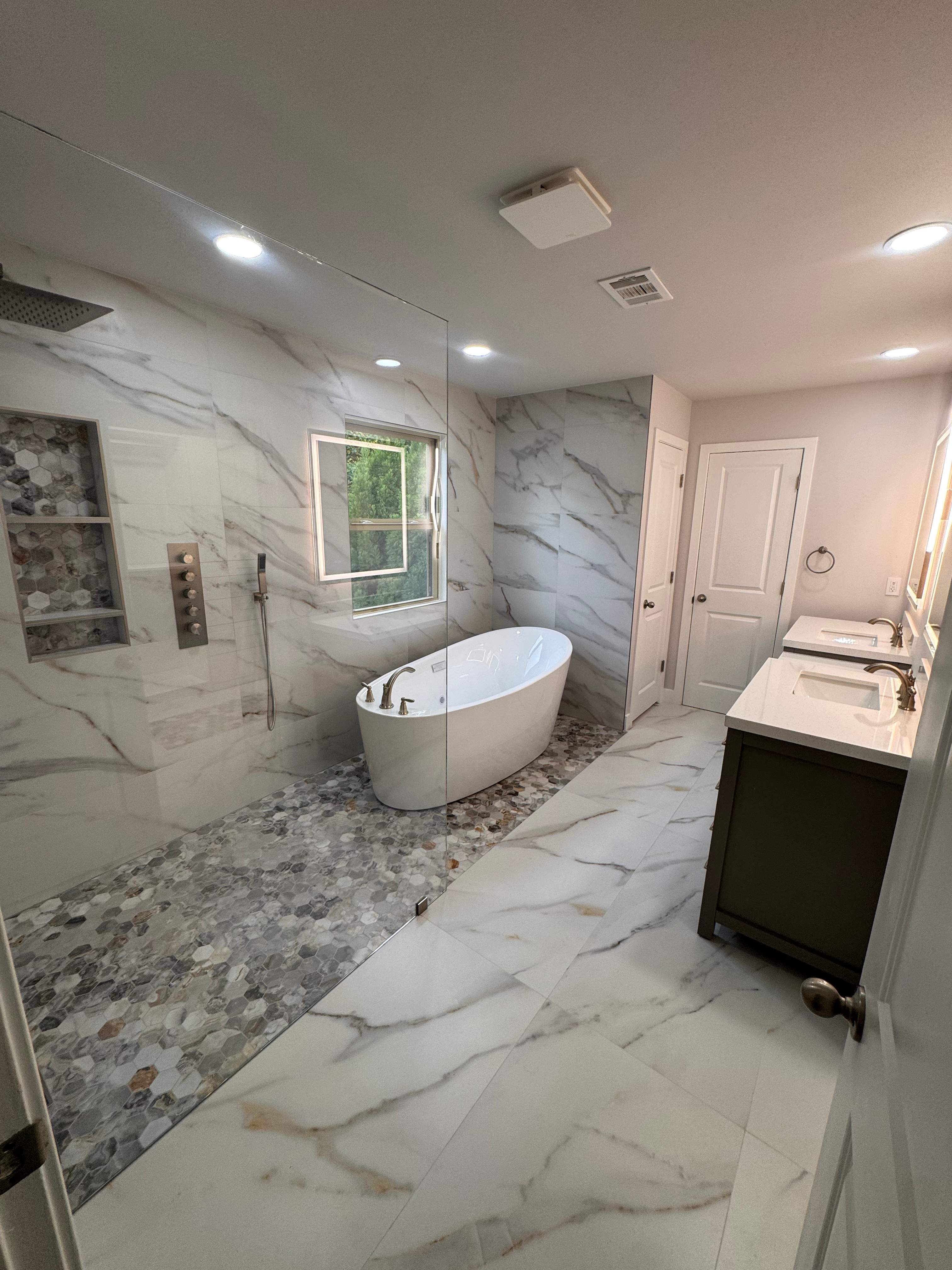 Master bathroom renovation by Prudencio