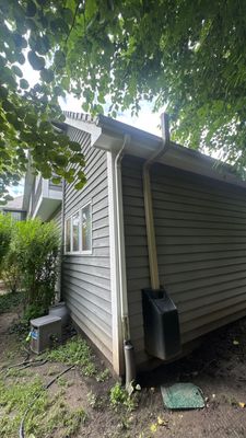Turtle Shell gutter protection installation in Naperville, IL 60565, photograph 11