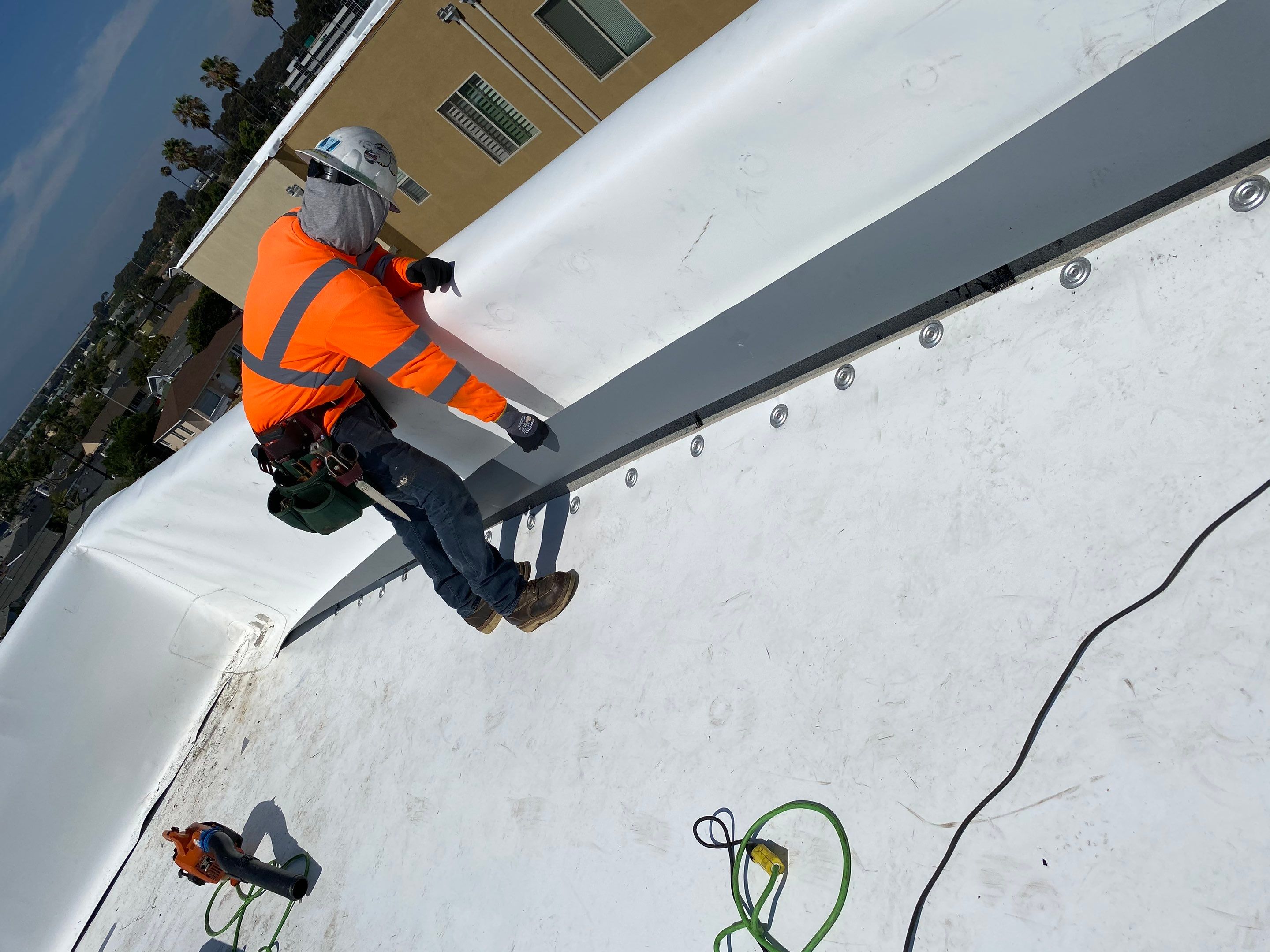 360 @ EL SEGUNDO by LA Roof Systems Corporation