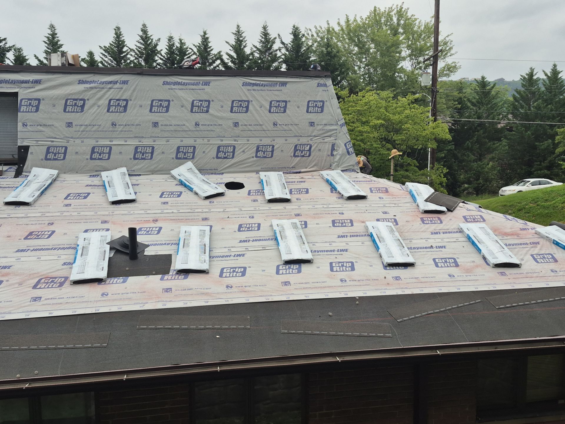 Unique Single Roof Replacement in Charleston WV – IKO Dynasty High-Performance Shingles by Mr. Roofer