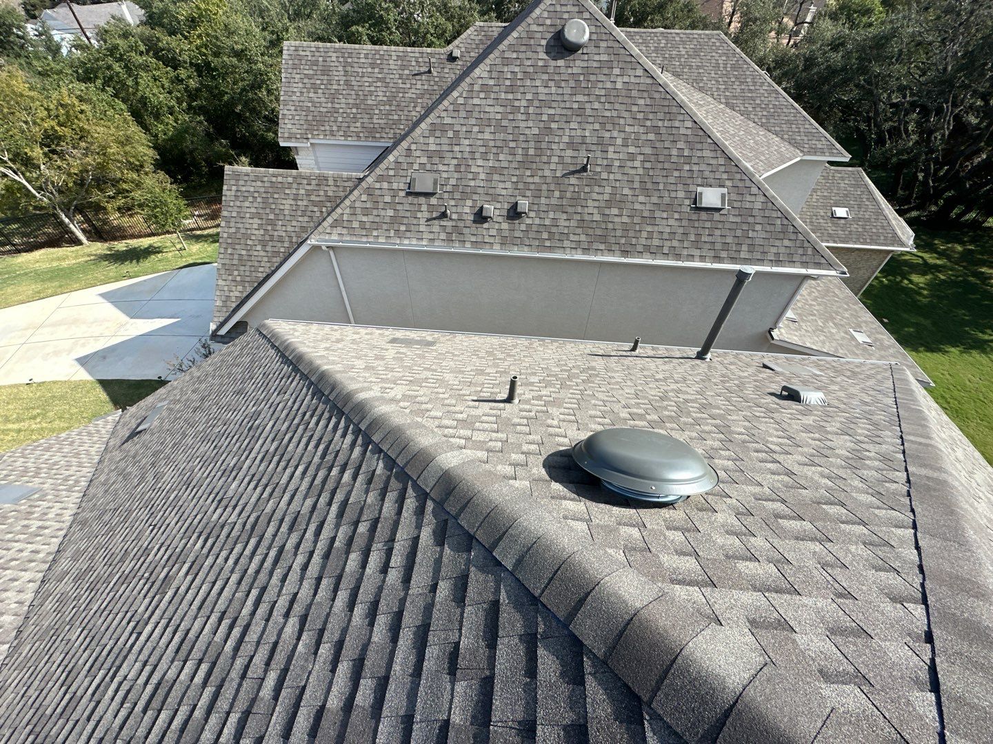 GAF HDZ - Weathered Wood by Elite Roofing LLC