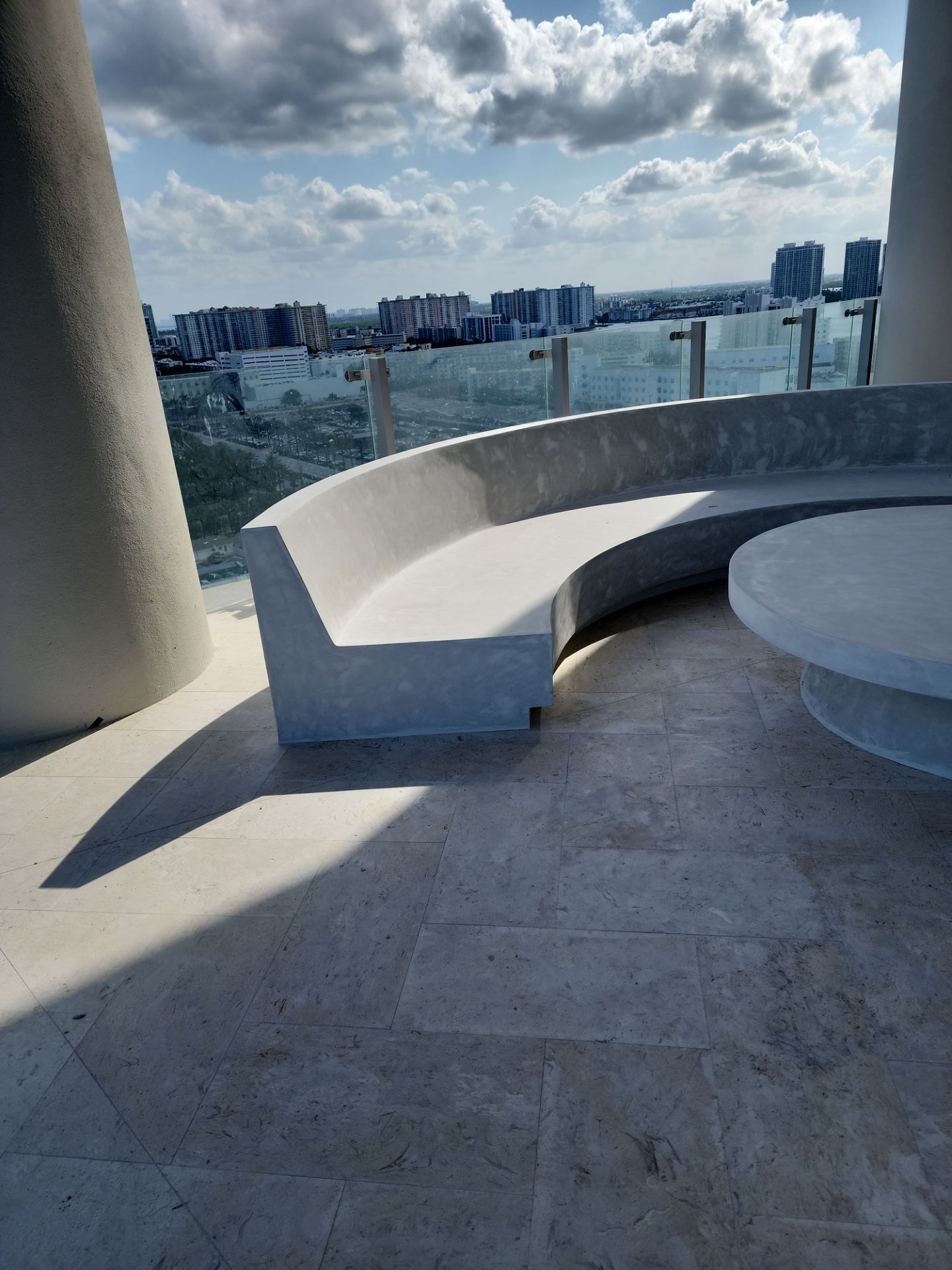 Microtopping over Furniture by Seamless Surfaces