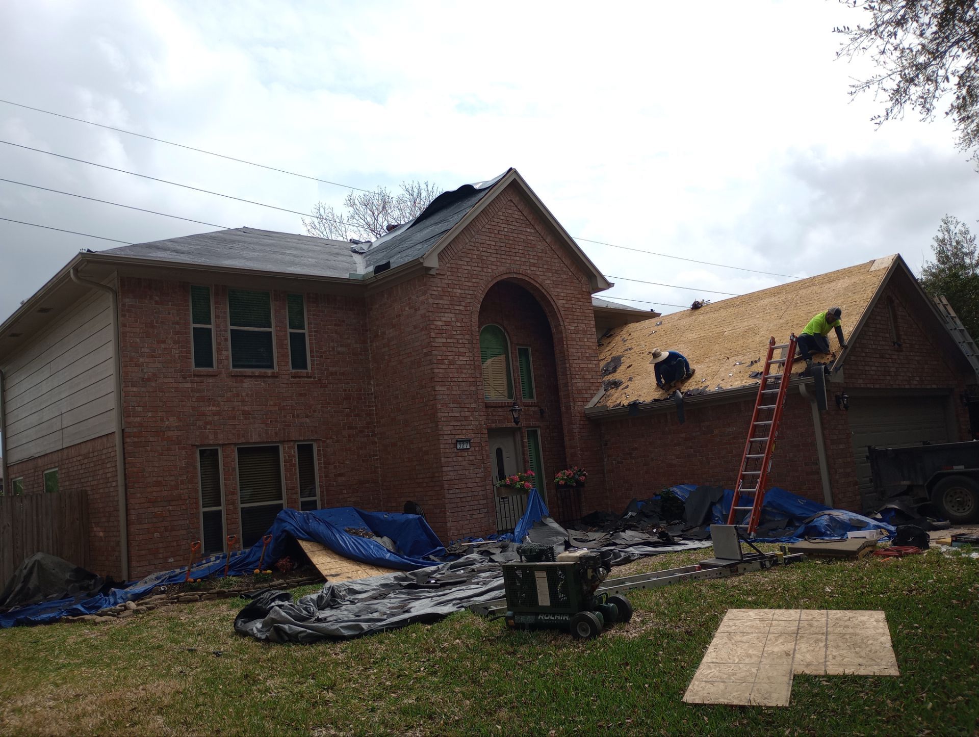 Residential Roofing Installation using Owen's Corning Duration (Lifetime) Shingles by Roof Repair Company