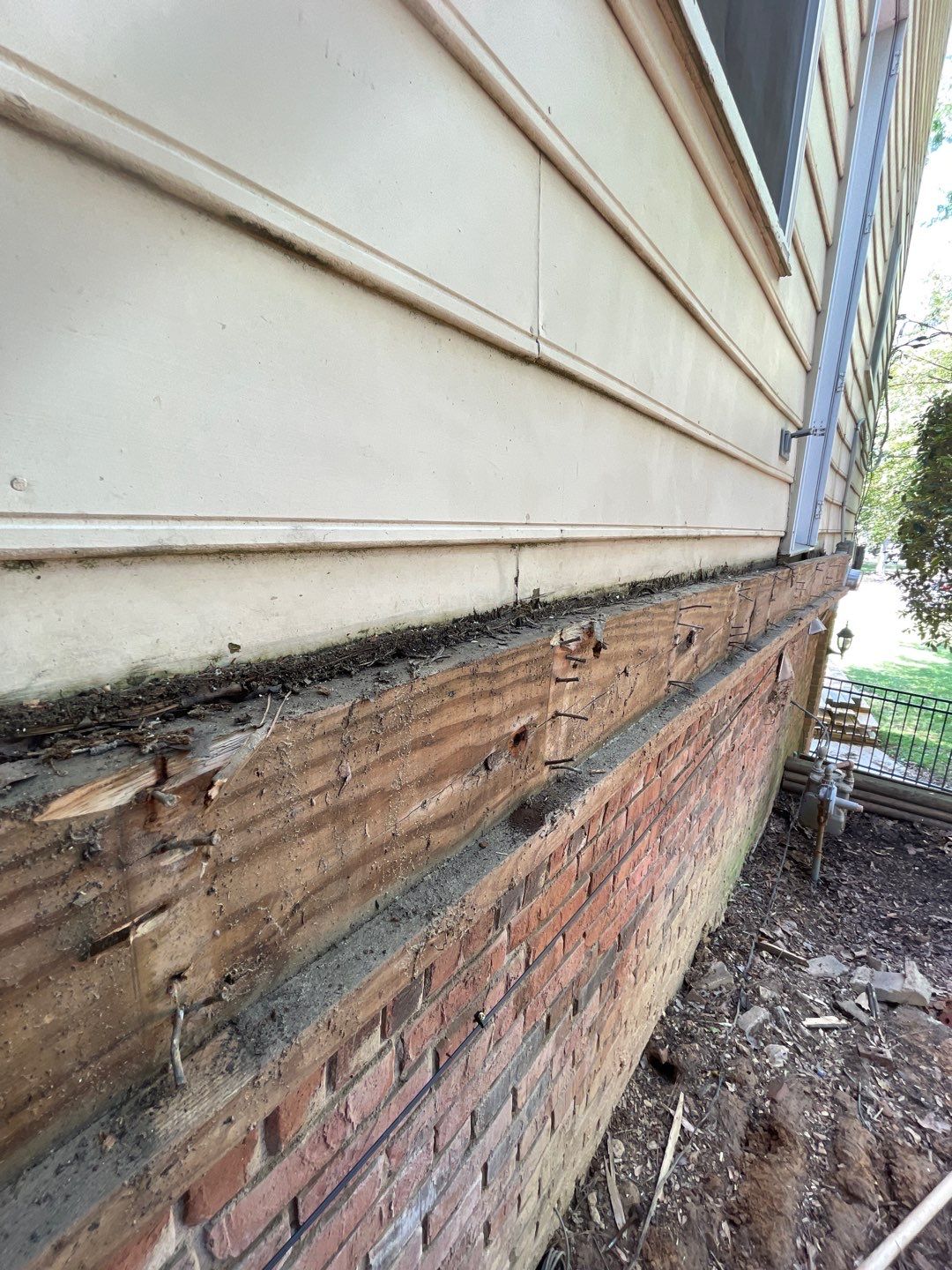 Oak Leaf Circle - Deck Installation  by Pillar and Pine
