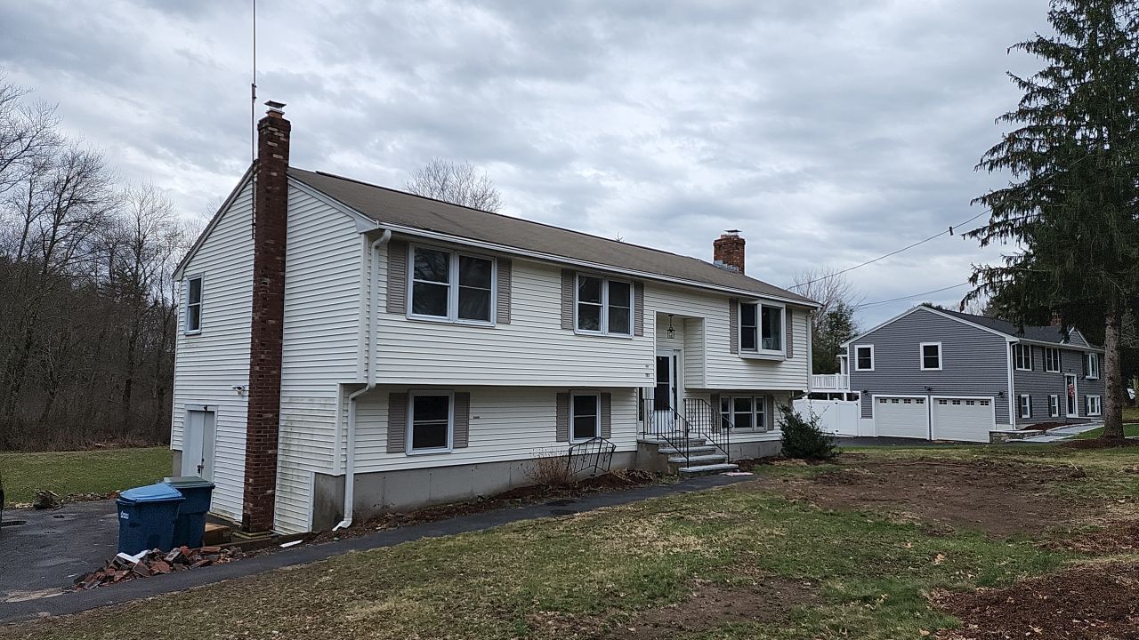 Siding and windows replaced by UBrothers Construction